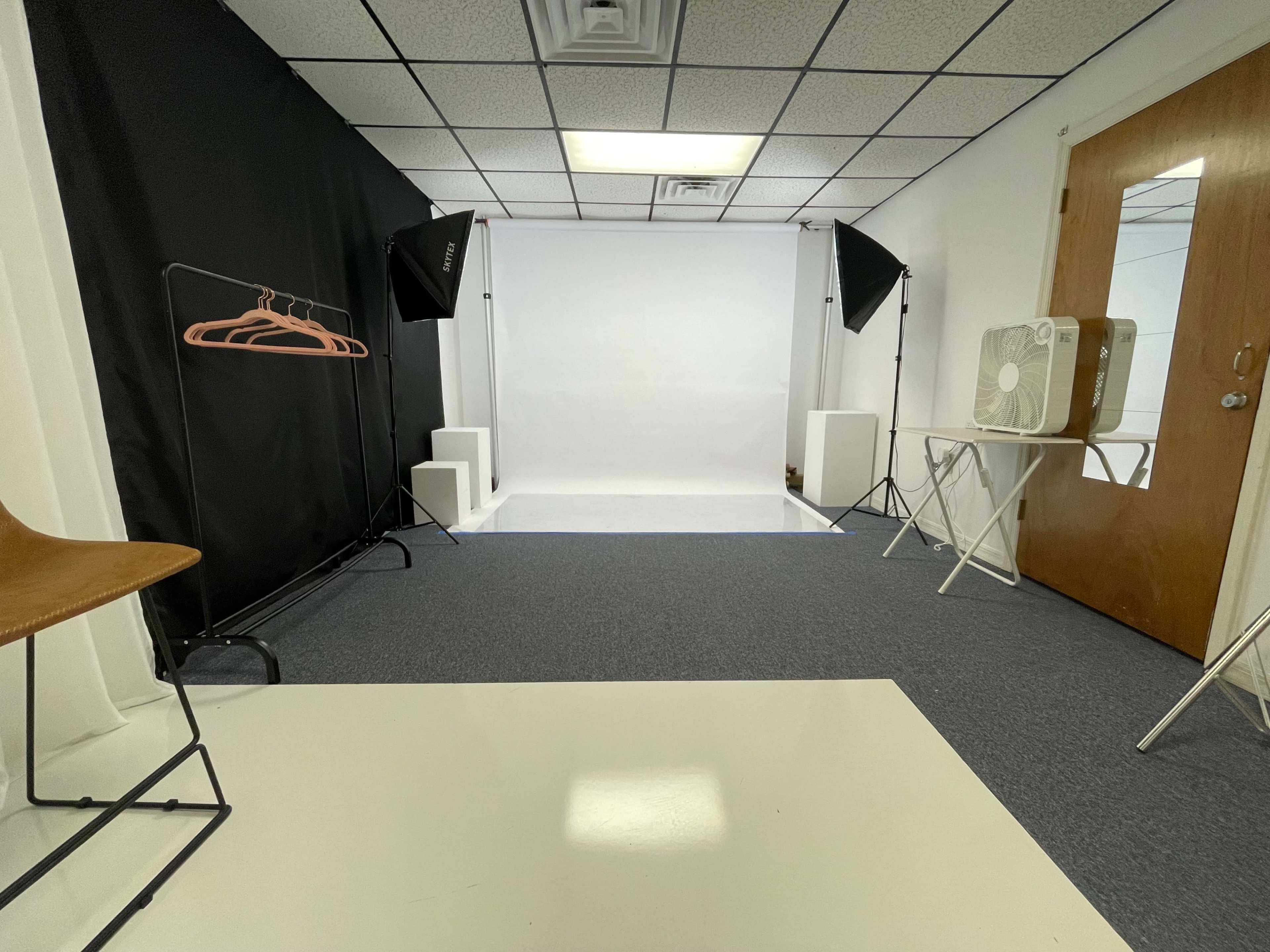The Tampa Studio - Cozy and Versatile Photography Studio in North Tampa Image in Lake Magdalene, Tampa, FL