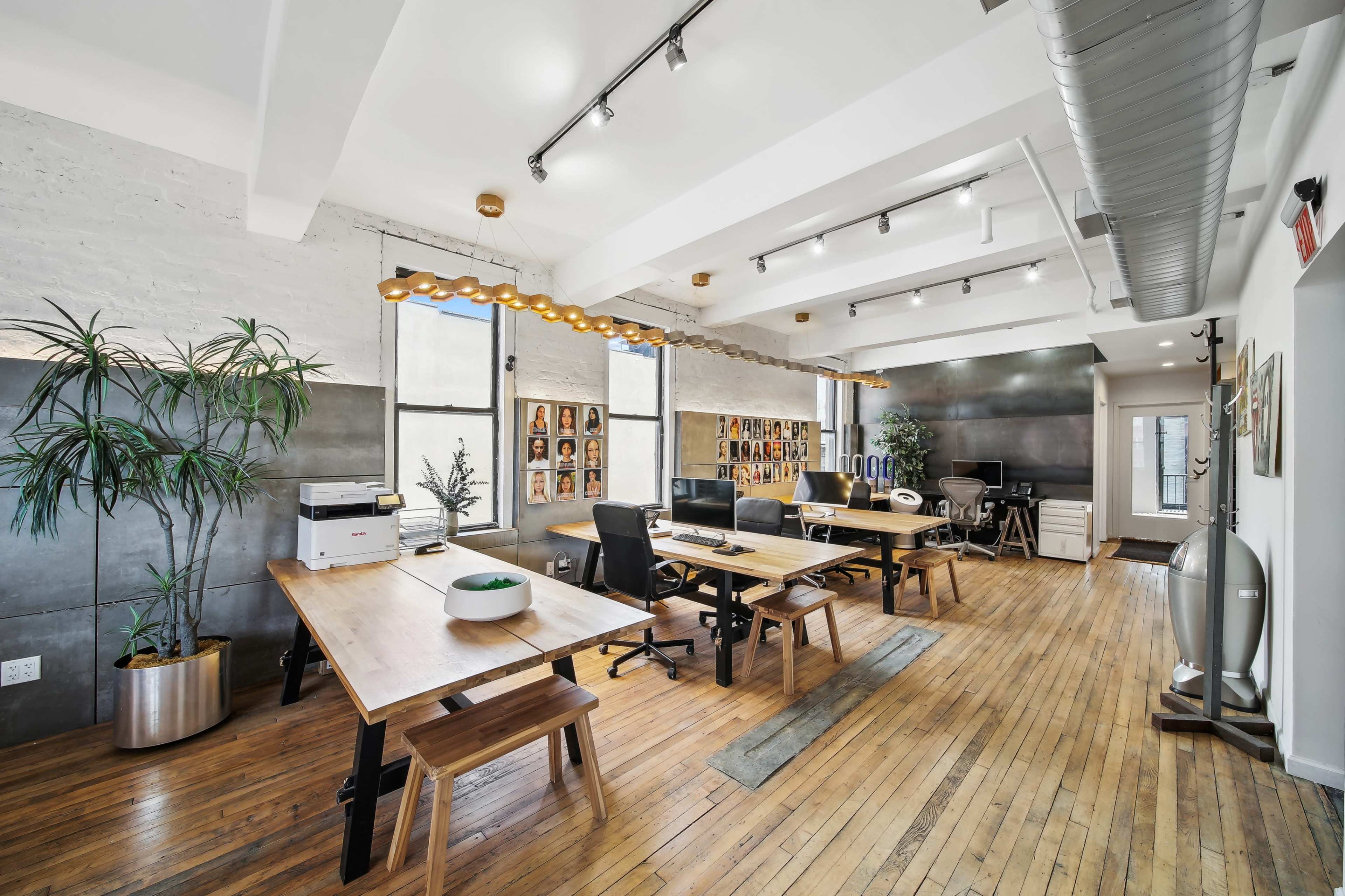 HUGE ARTISTS LOFT NEAR DIMES SQUARE Image in Lower Manhattan, nyc, NY