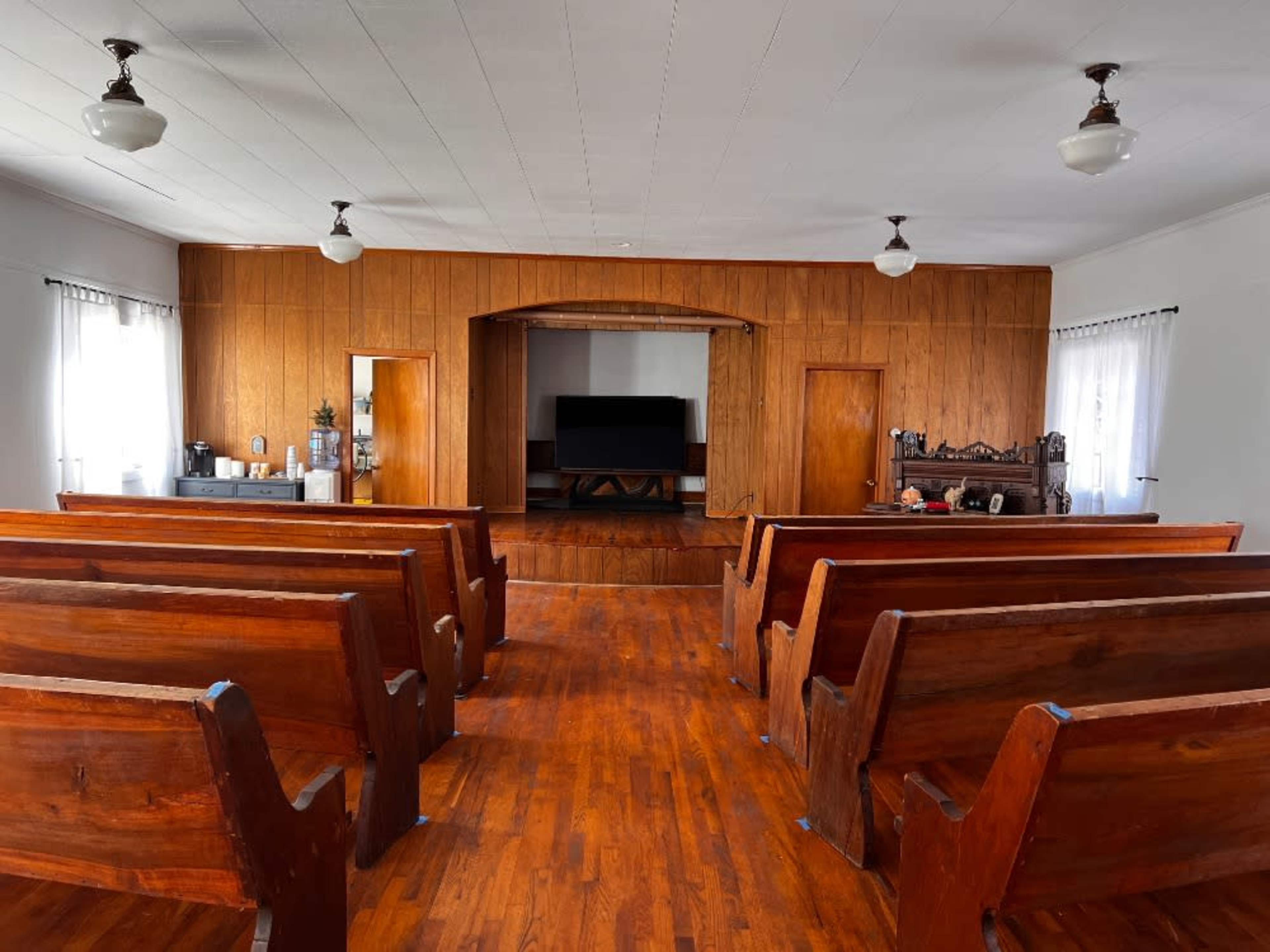 Pews placed 