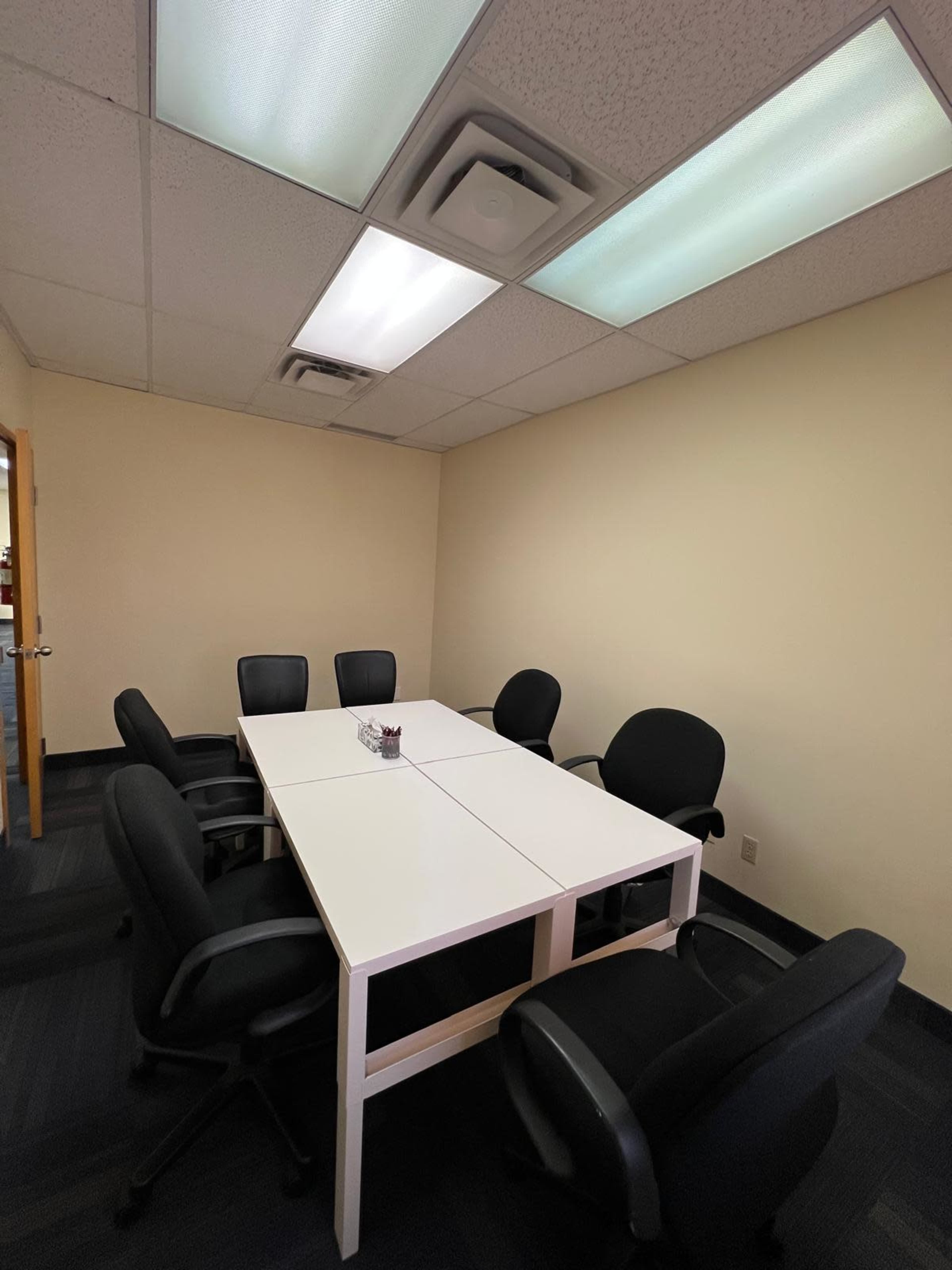 Small Meeting Room for 5 people in Mississauga Image in Mississauga, Mississauga, ON