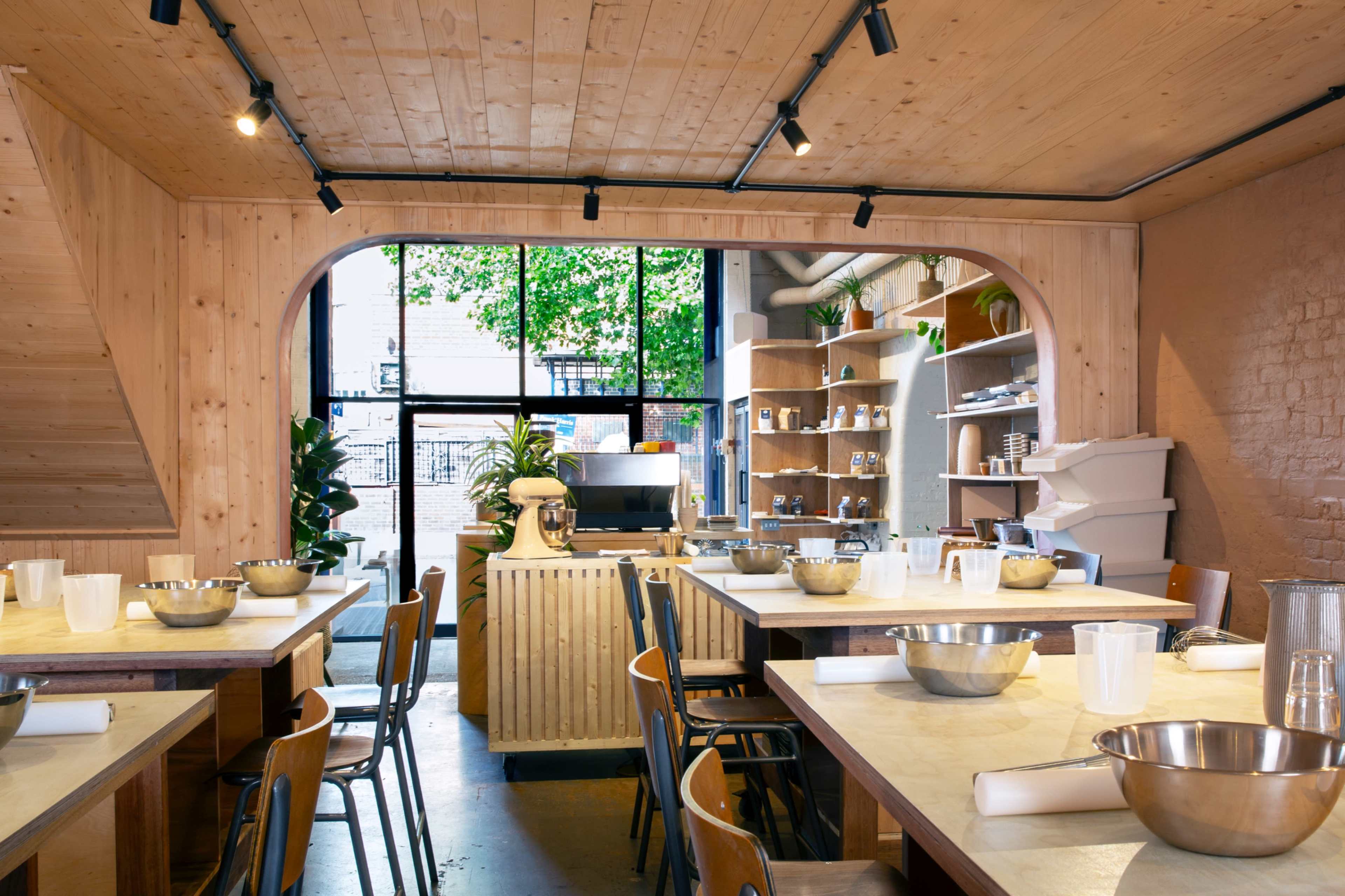 Cosy Railway Arch Space perfect for group activities, from bakery lessons to wine tasting. Image in Bermondsey, London, ENG