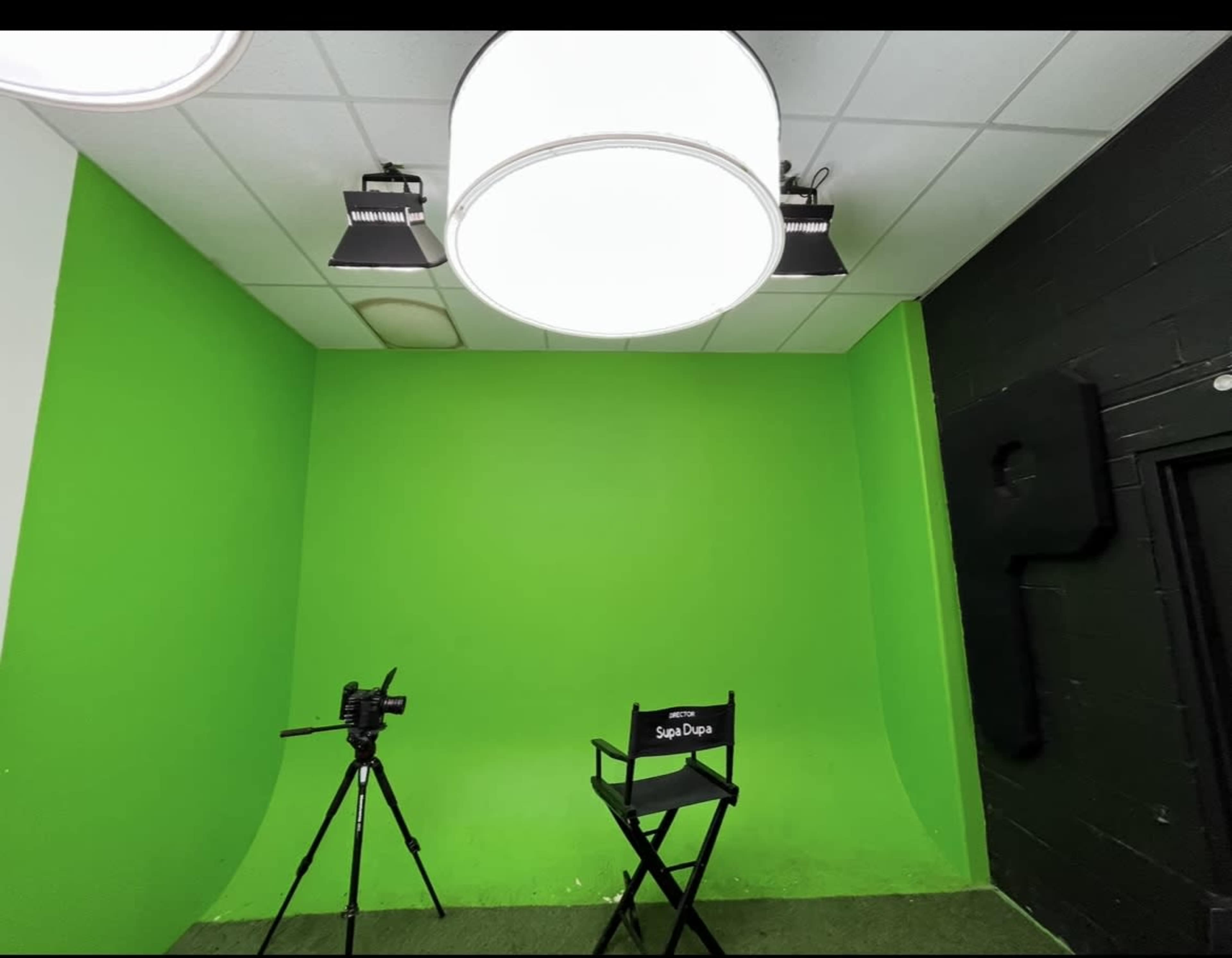 .	All-in-One Podcast & Video Studio w/ Green Screen + Lighting Image in Harrisburg, Harrisburg, PA