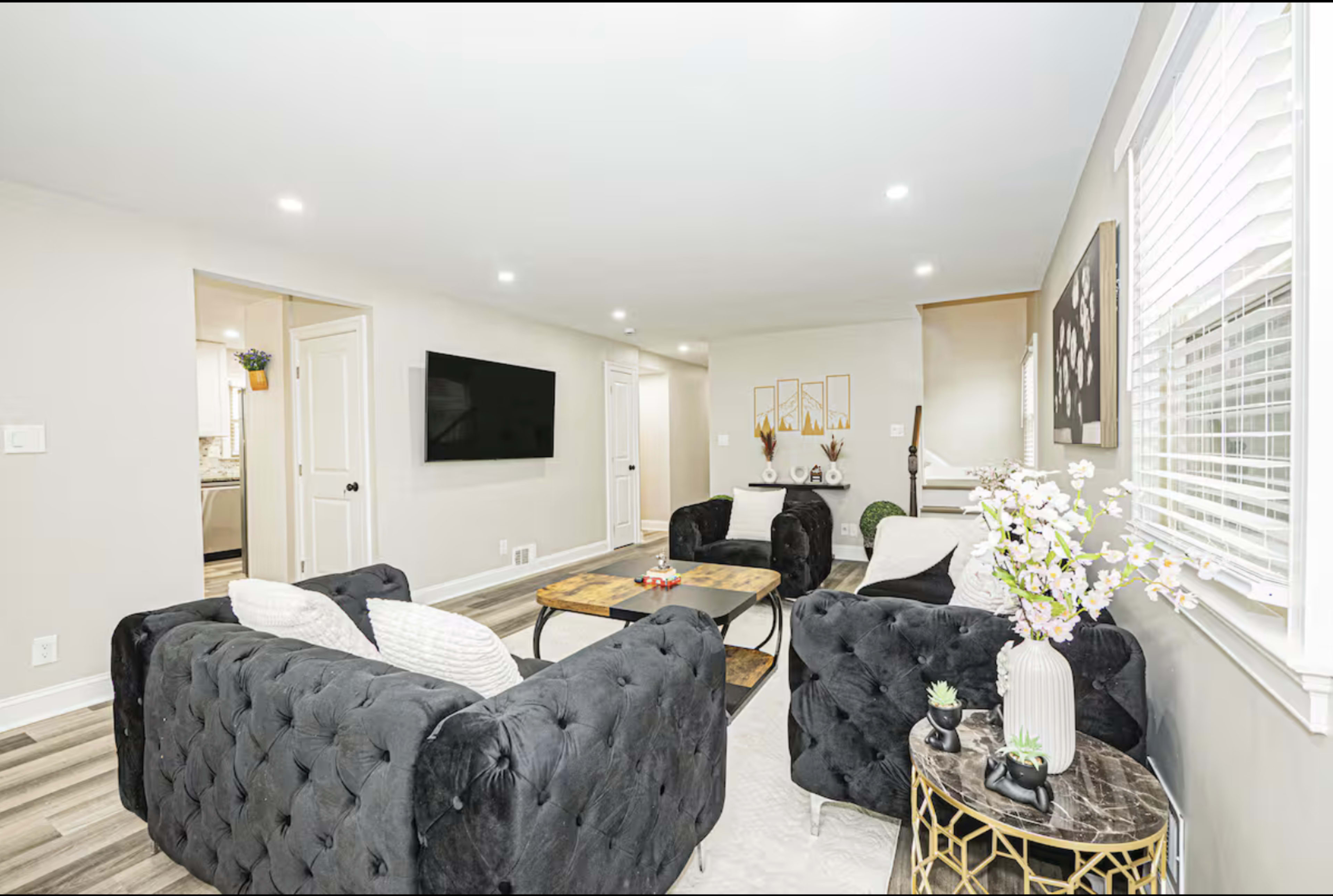 Spacious 7 BR House Near UMD | Perfect for Groups! Image in Hollywood, College Park, MD