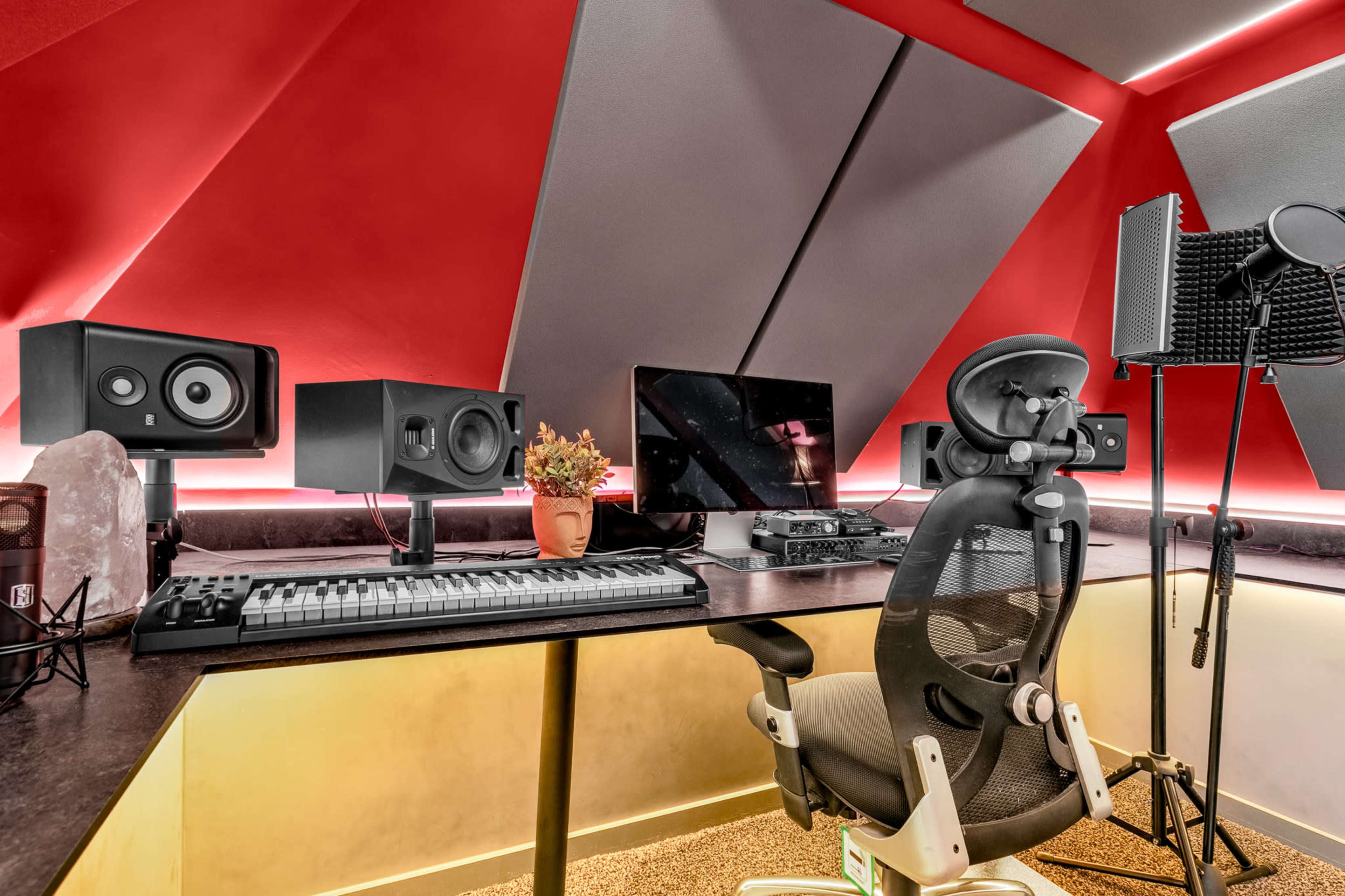 Rustic Sound-Proof Recording Studio Image in Bray Civil Parish, Maidenhead, Berkshire, ENG