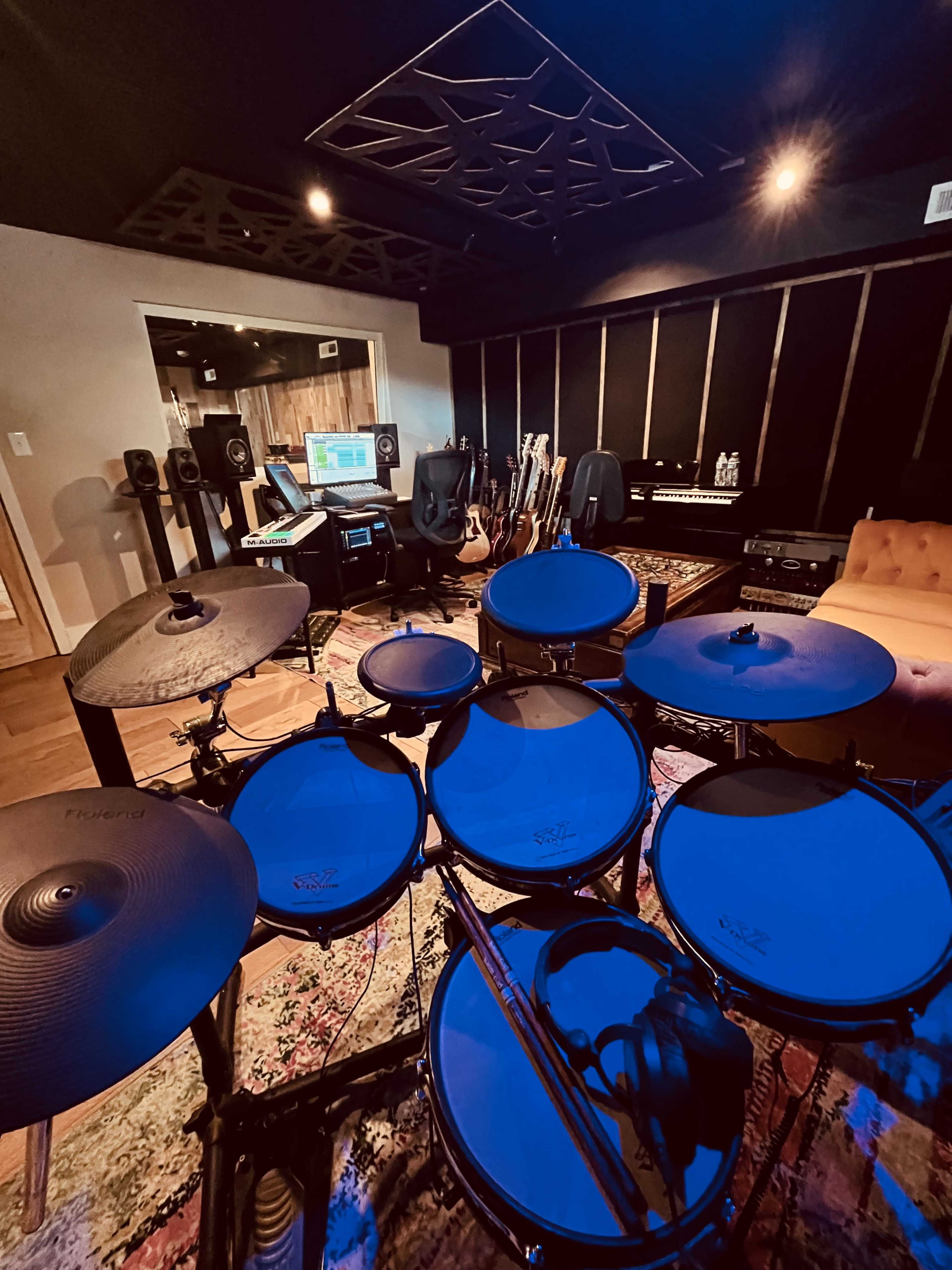 Inspiring, comfortable and well equipped professional recording studio Image in Cheswolde, Baltimore, MD