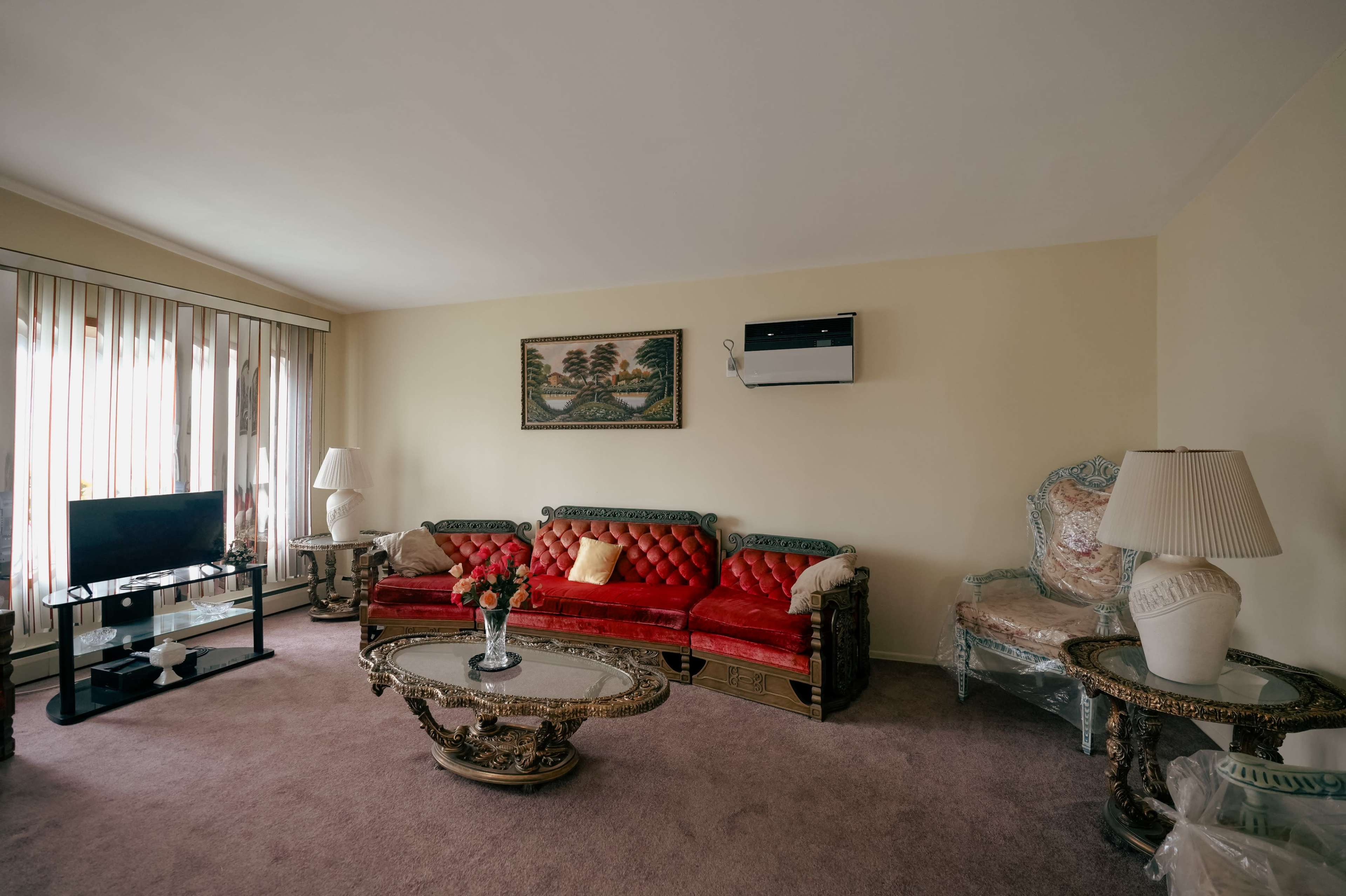 Pastel Retro Furnished Home w/ Vintage Bathroom & Carpeted Living Spaces Image in Far Rockaway, Queens, NY