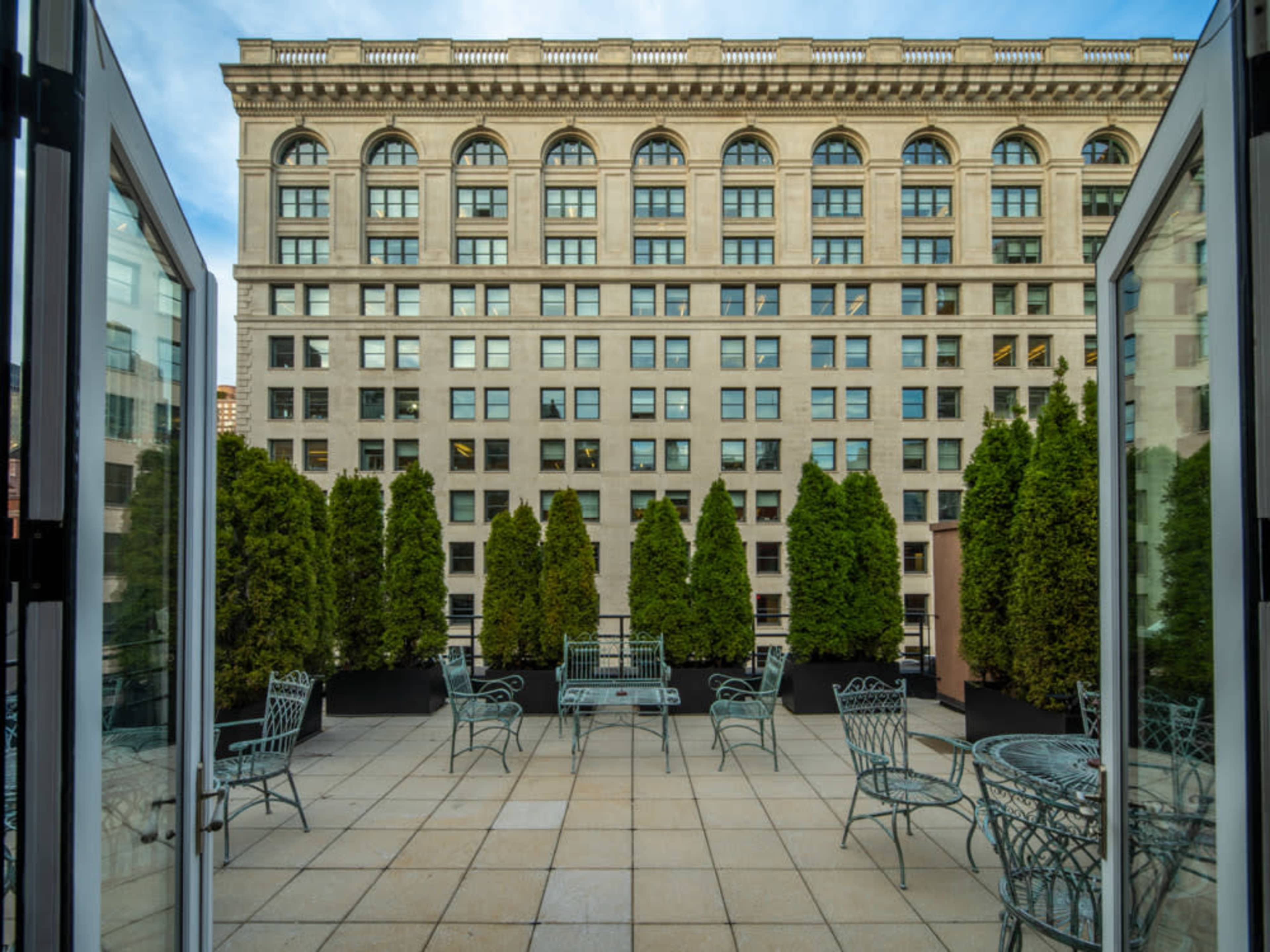 Penthouse with Terrace, Wi-Fi, Smart TV & Kitchen Image in Midtown Manhattan, New York, NY