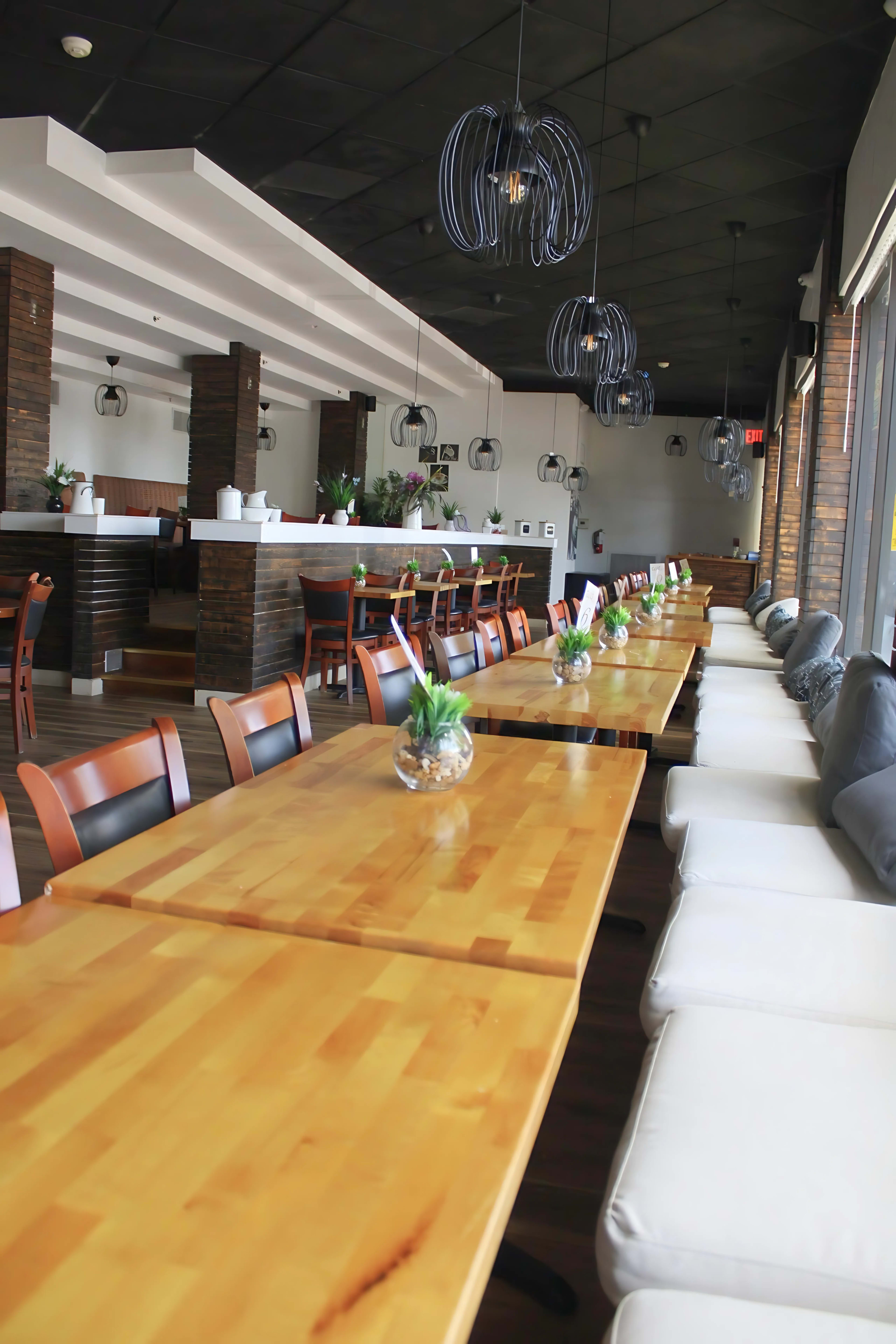 Perfect setting Restaurant/Lounge Image in Biscayne Gardens, Miami, FL