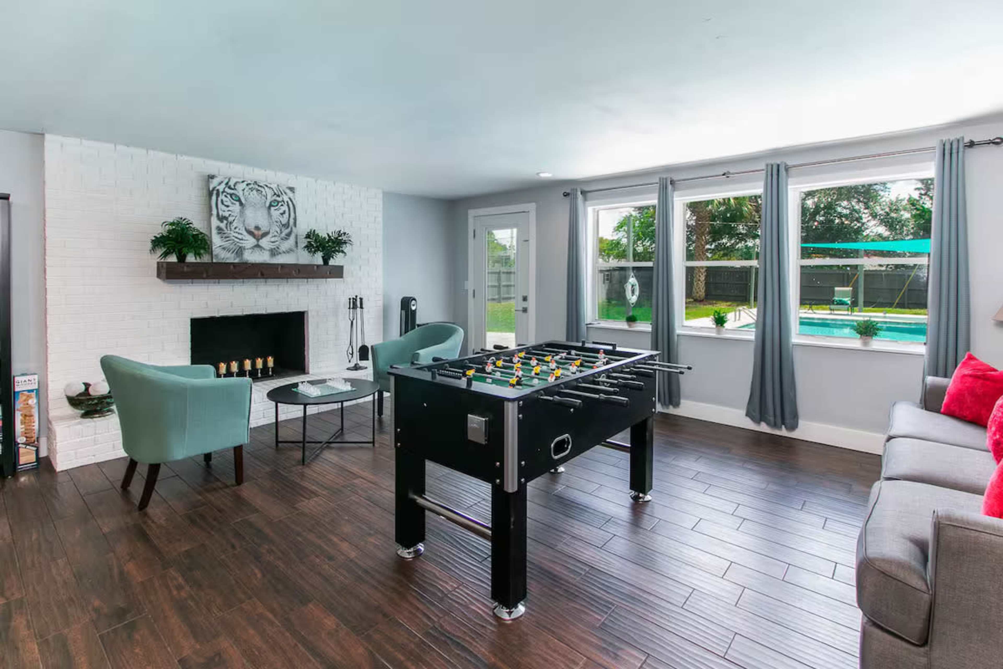 ~The Oasis House w/ New Salt Pool & Game Room| Close to Everything in Gainesville~ Image in Woodland Terrace, Gainesville, FL