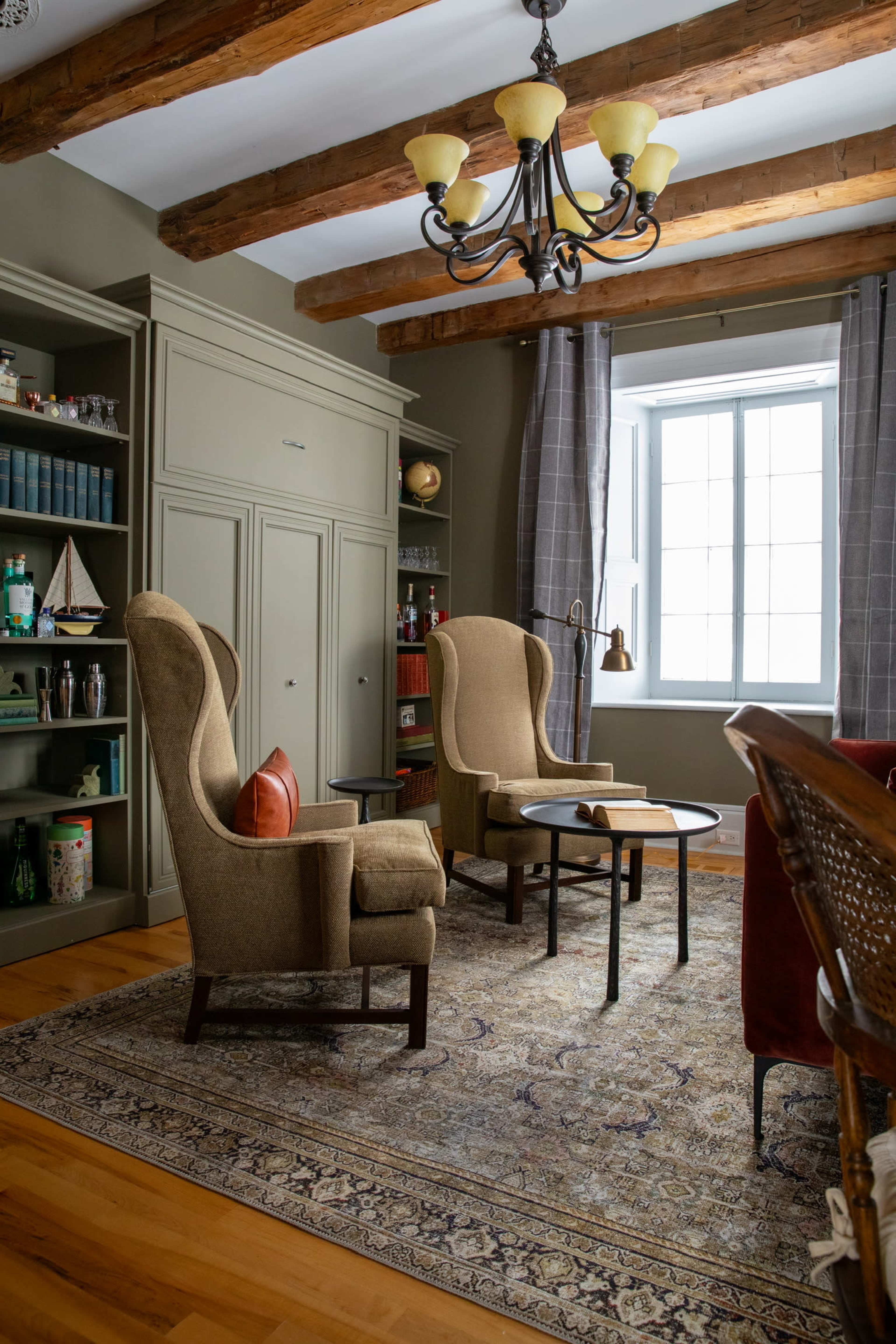 Heritage Home with Pool and Vineyard - 1 hr from Ottawa Image in , Portland, ON