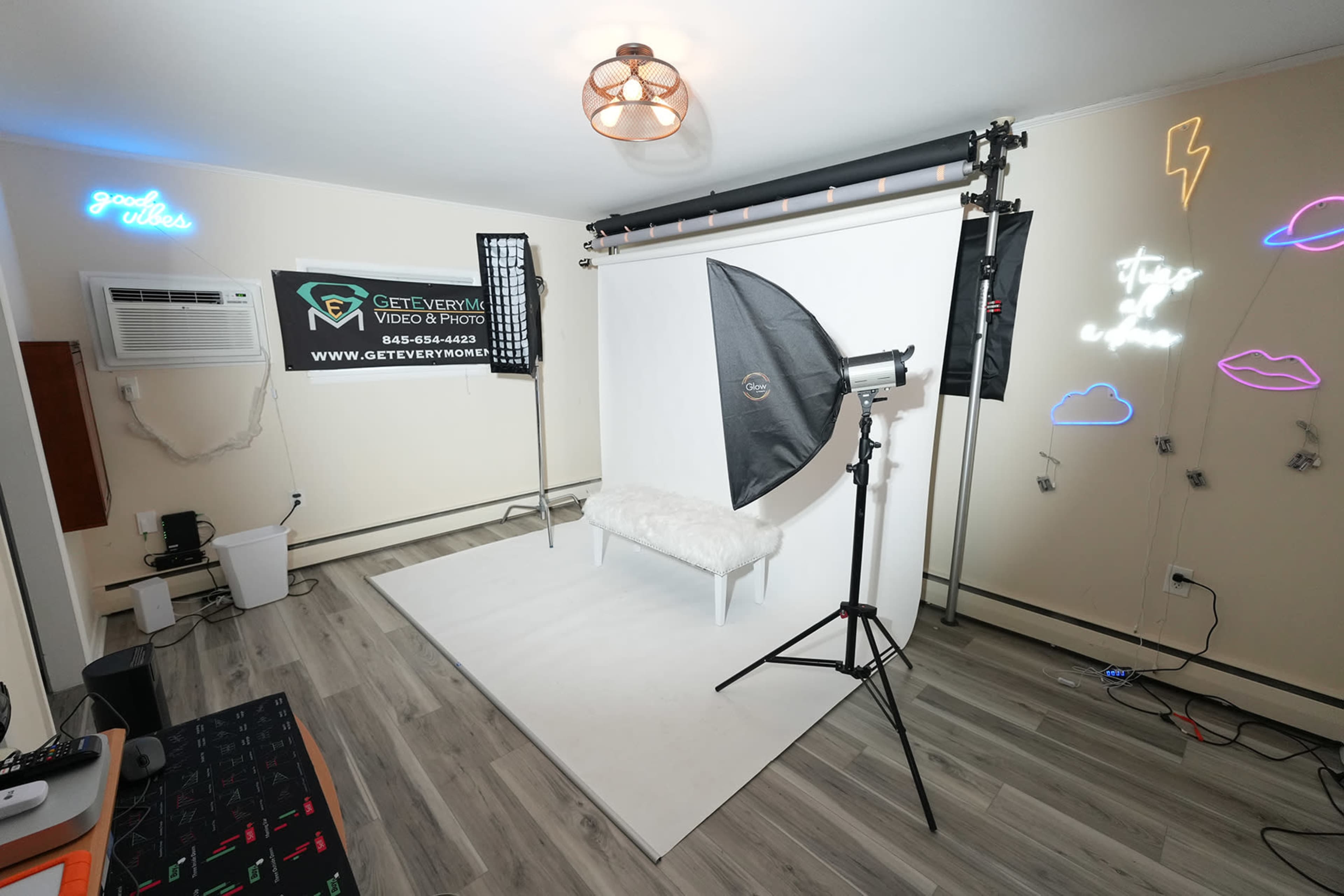 Intimate & Cozy Photography Studio in Poughkeepsie – Perfect for Portraits Branding & Content Creation Image in Poughkeepsie, Poughkeepsie, NY