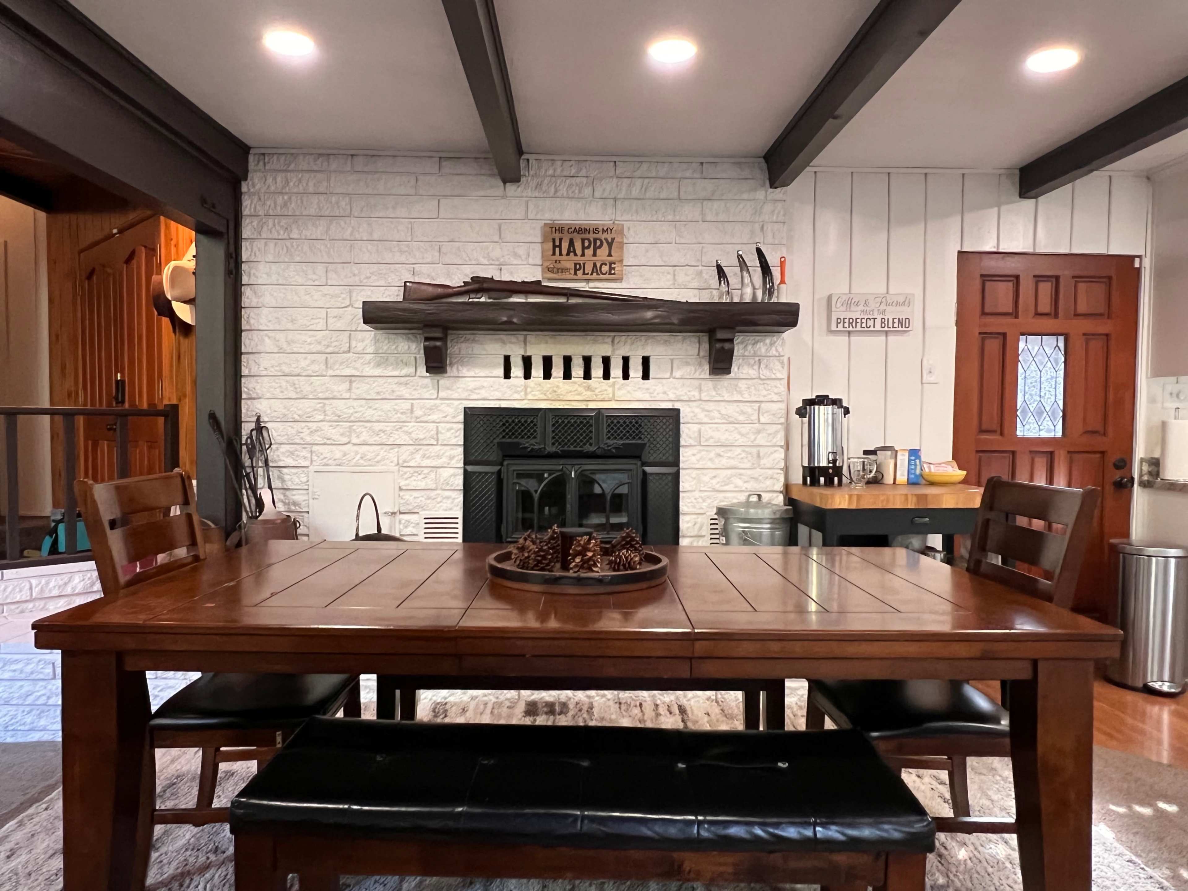 Beautiful and quaint Cabin in the Woods with a Running Creek Image in Crestline, Crestline, CA