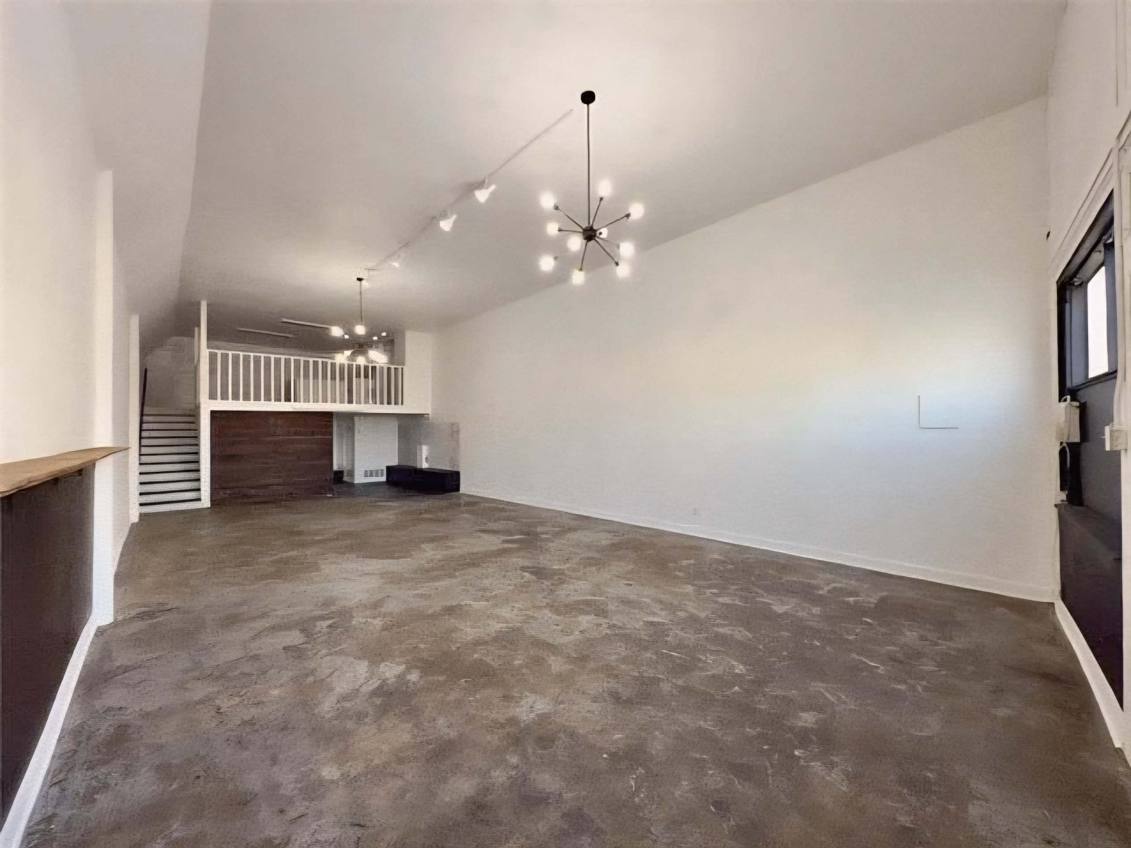 Modern Loft Studio Downtown Image in Cedars, dallas, TX