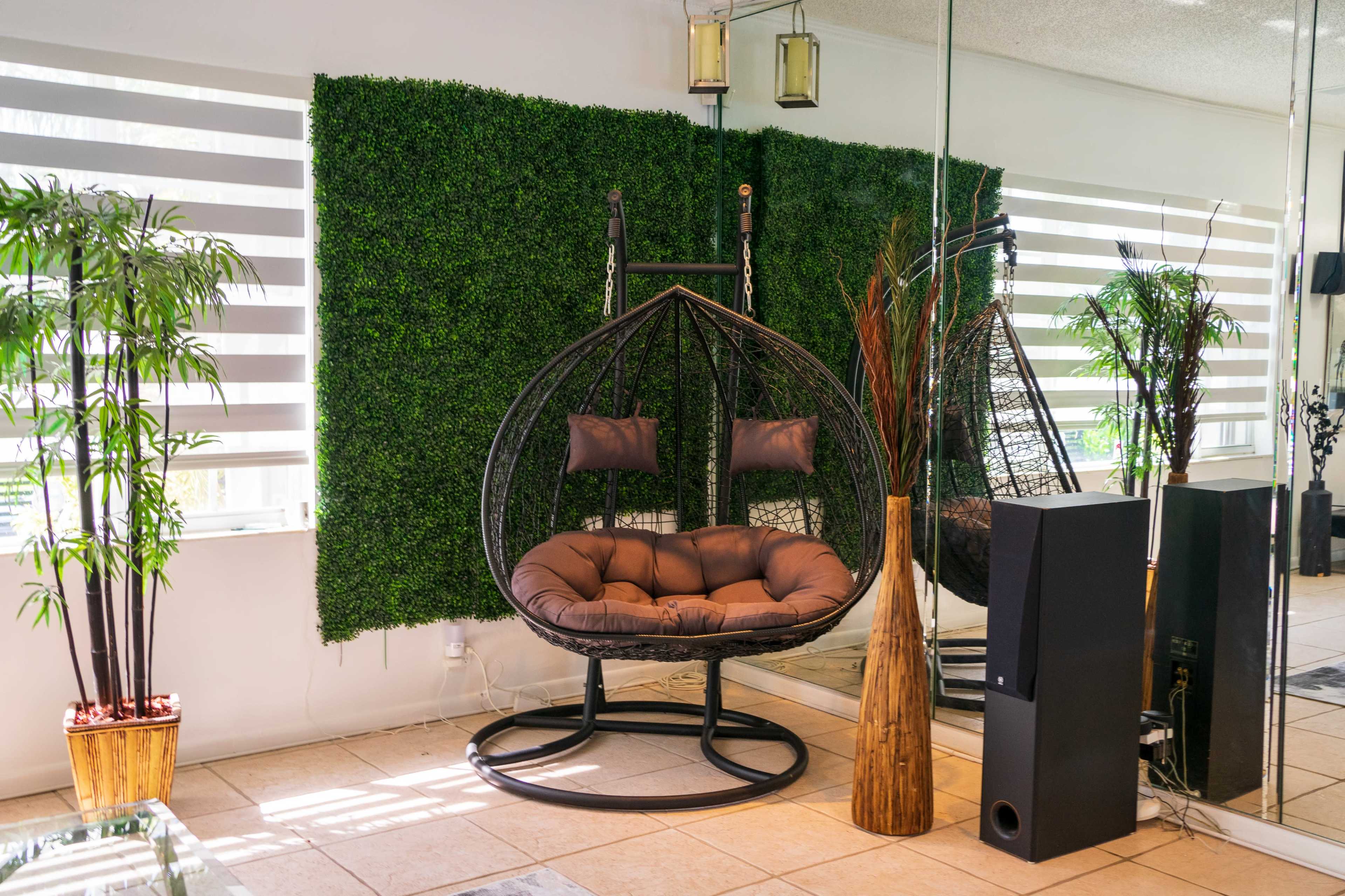 Versatile Poolside Oasis w/ Luxe Lounge, Projector, Full Kitchen Great for Large Productions Image in West Park, West Park, FL
