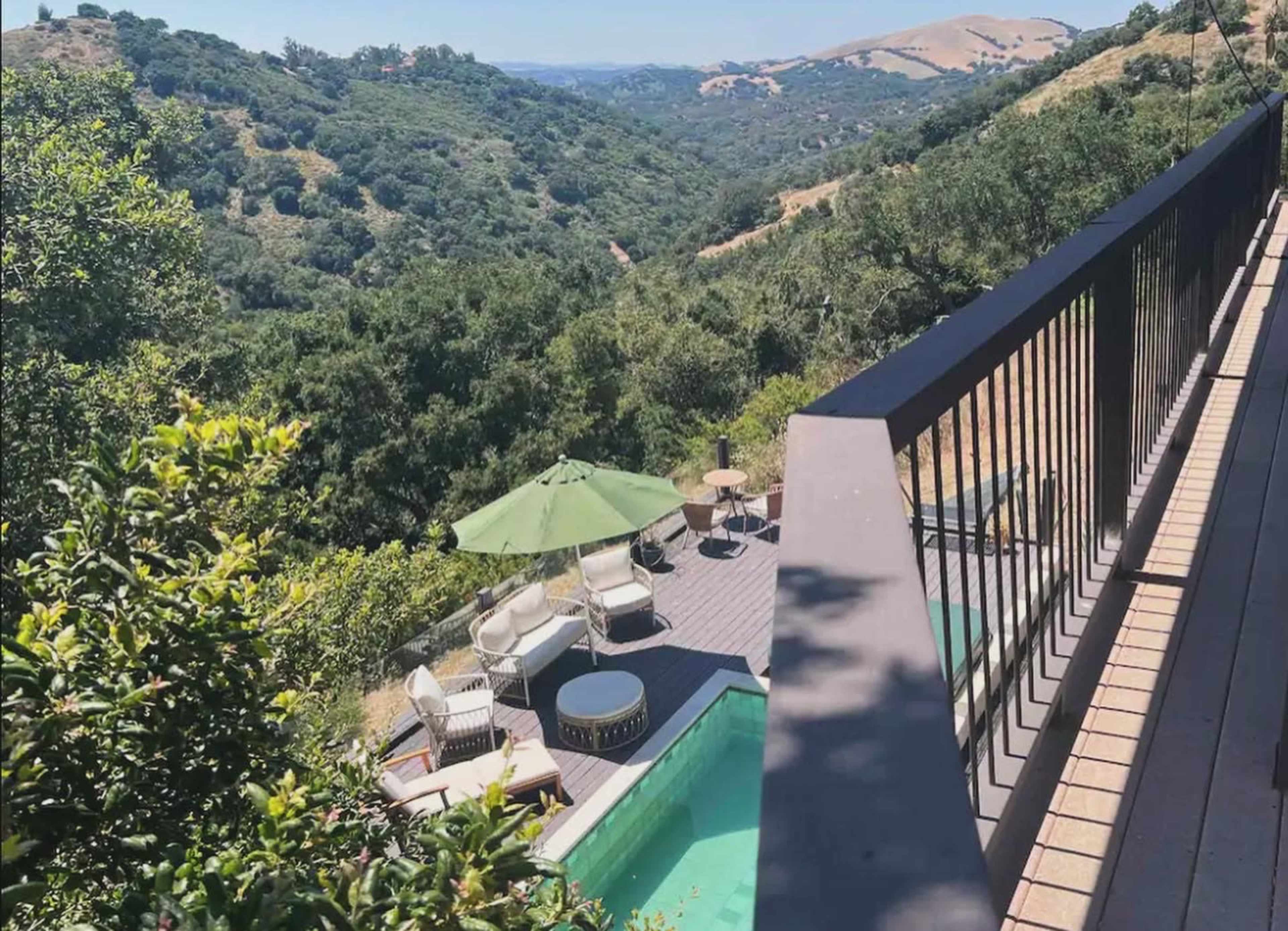 Arrowed Ground Image in , Santa Maria, CA