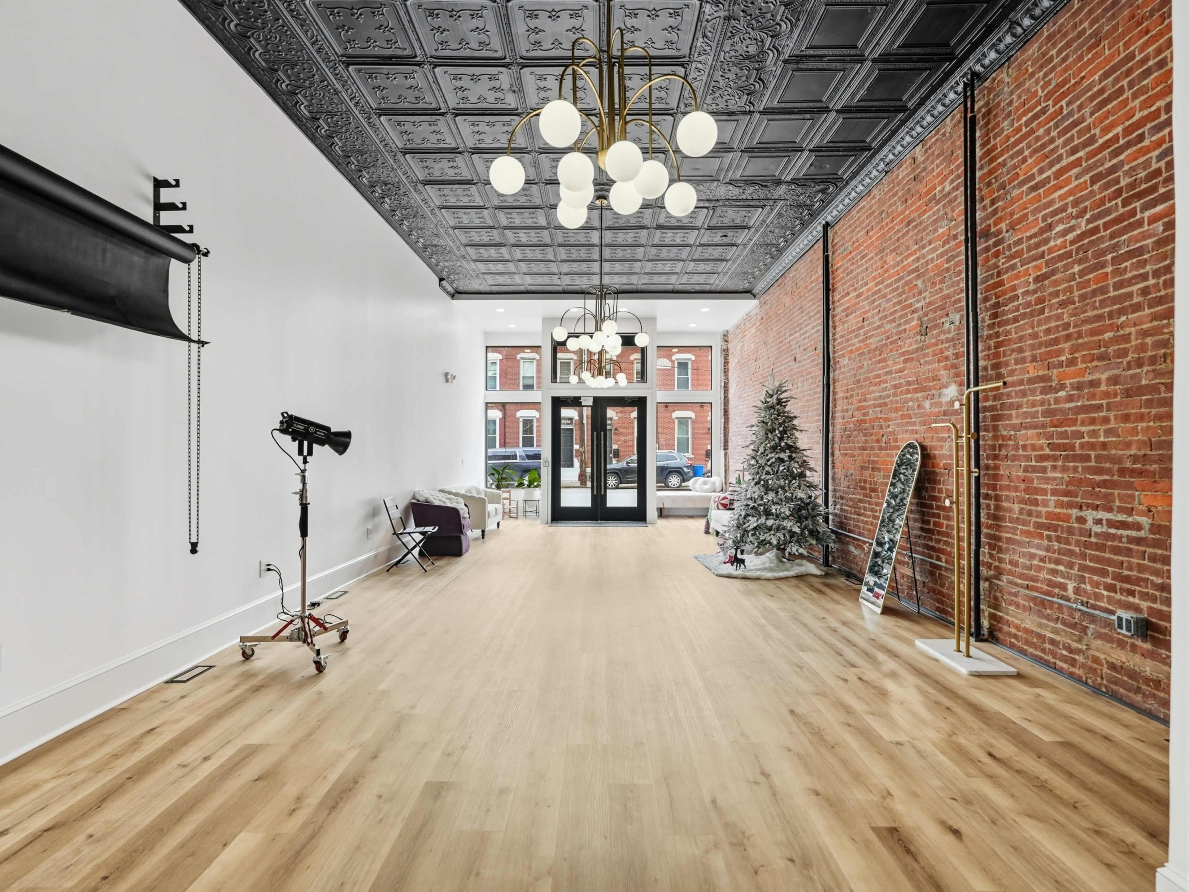 Pittsburgh Bright High Ceiling Studio Image in Upper Lawrenceville, pittsburgh, PA