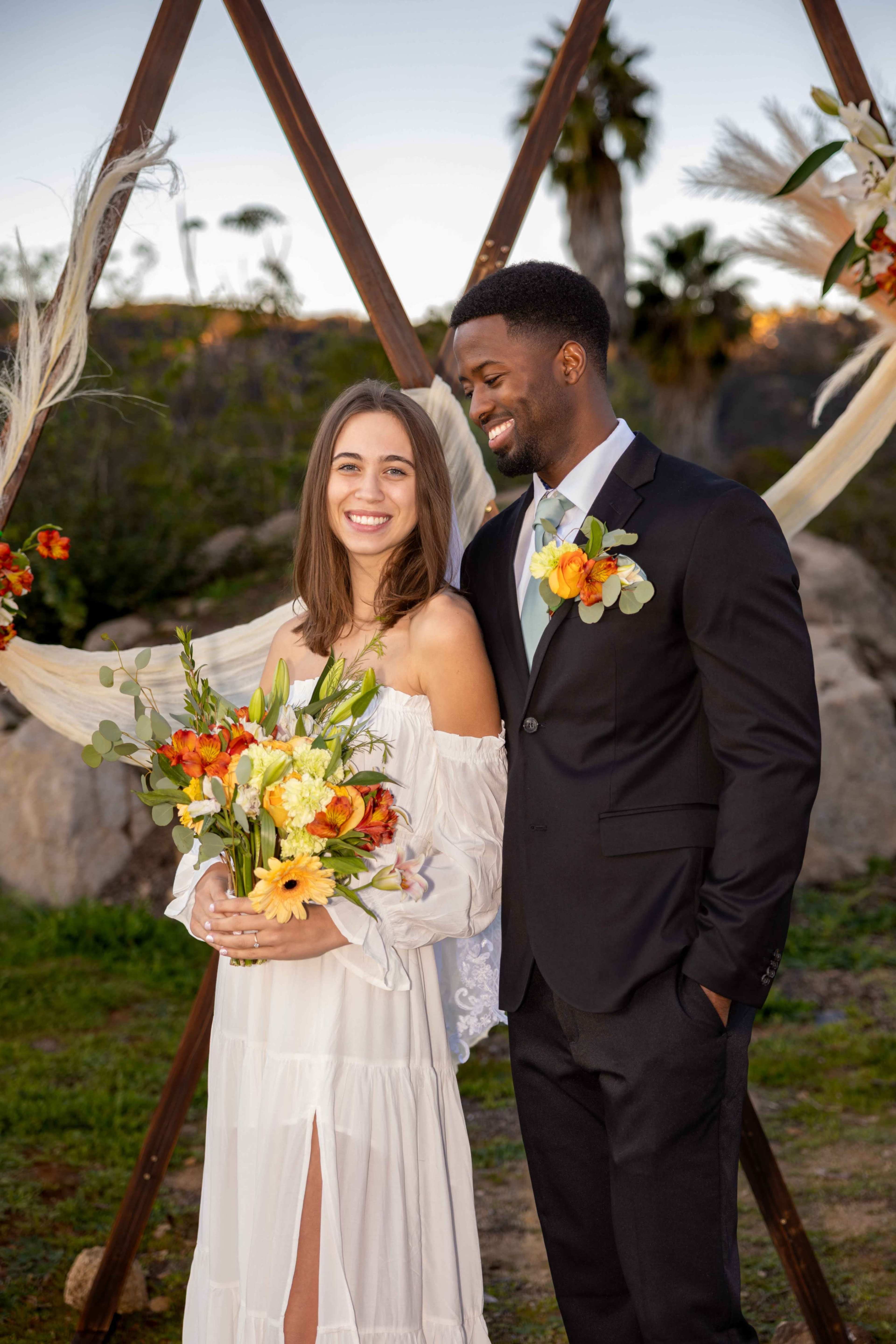 The Yellow Rose Inn Image in North Ridge, Escondido, CA