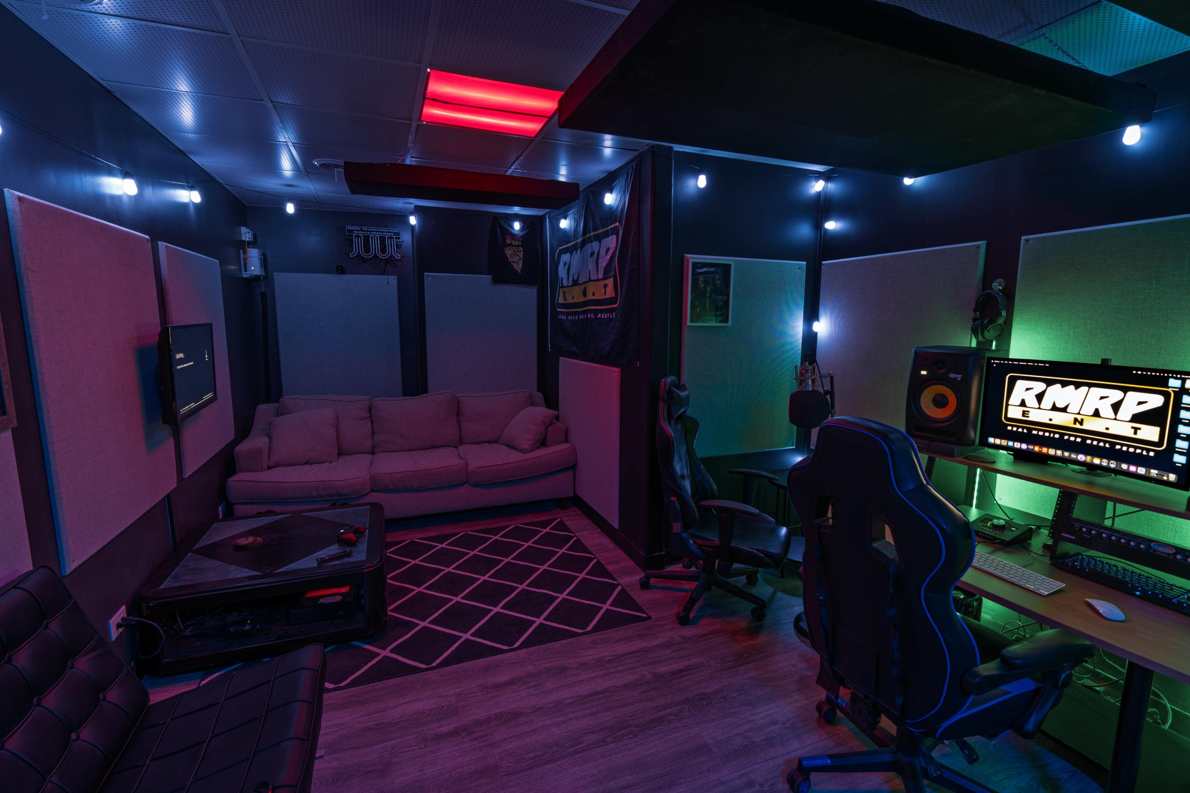 All In One Creative Space Image in Aurora Township, Aurora, IL