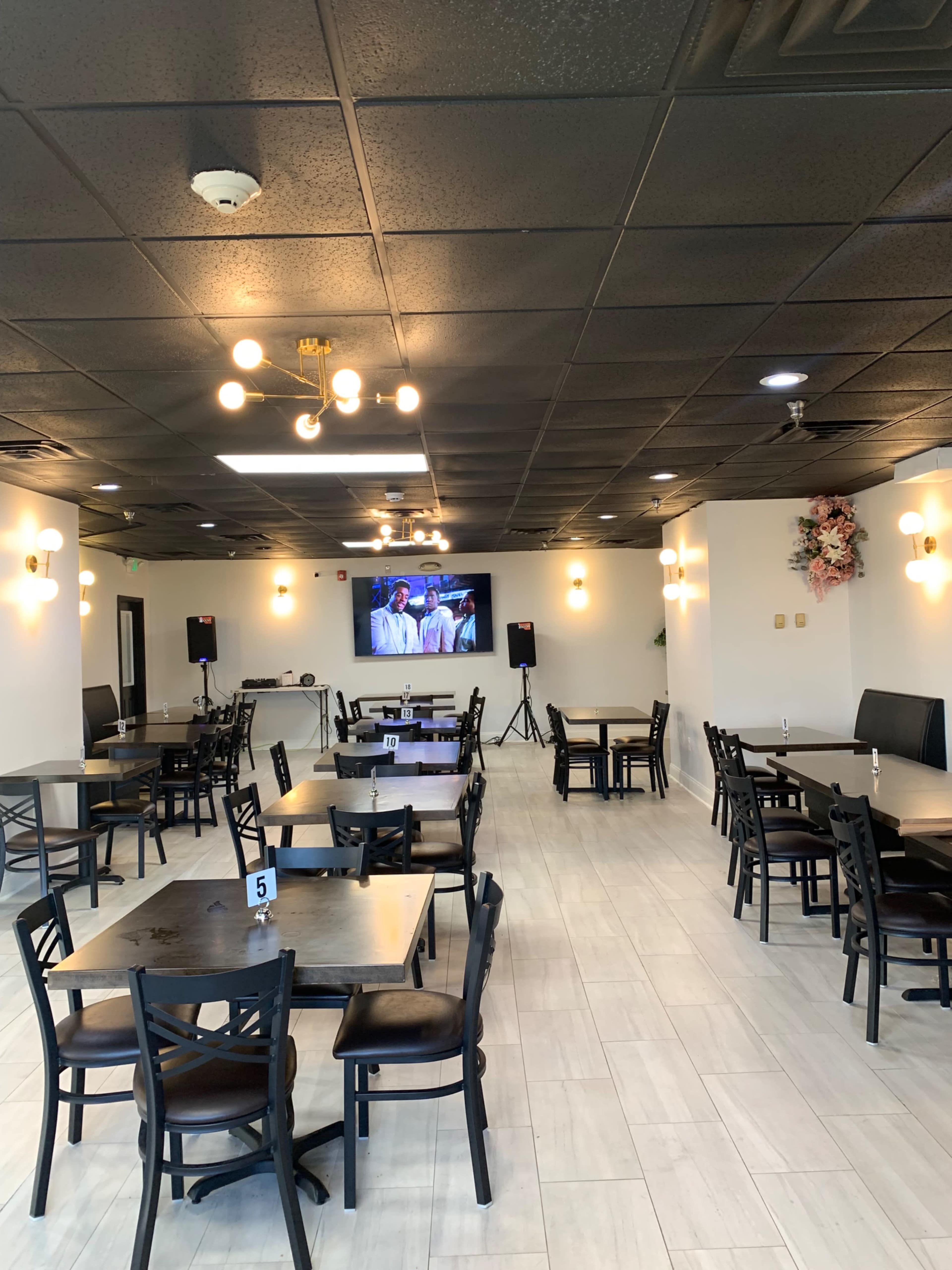 Modern Restaurant Venue for Meetings, Mixers & Private Parties Image in Cherry Hill, Baltimore, MD