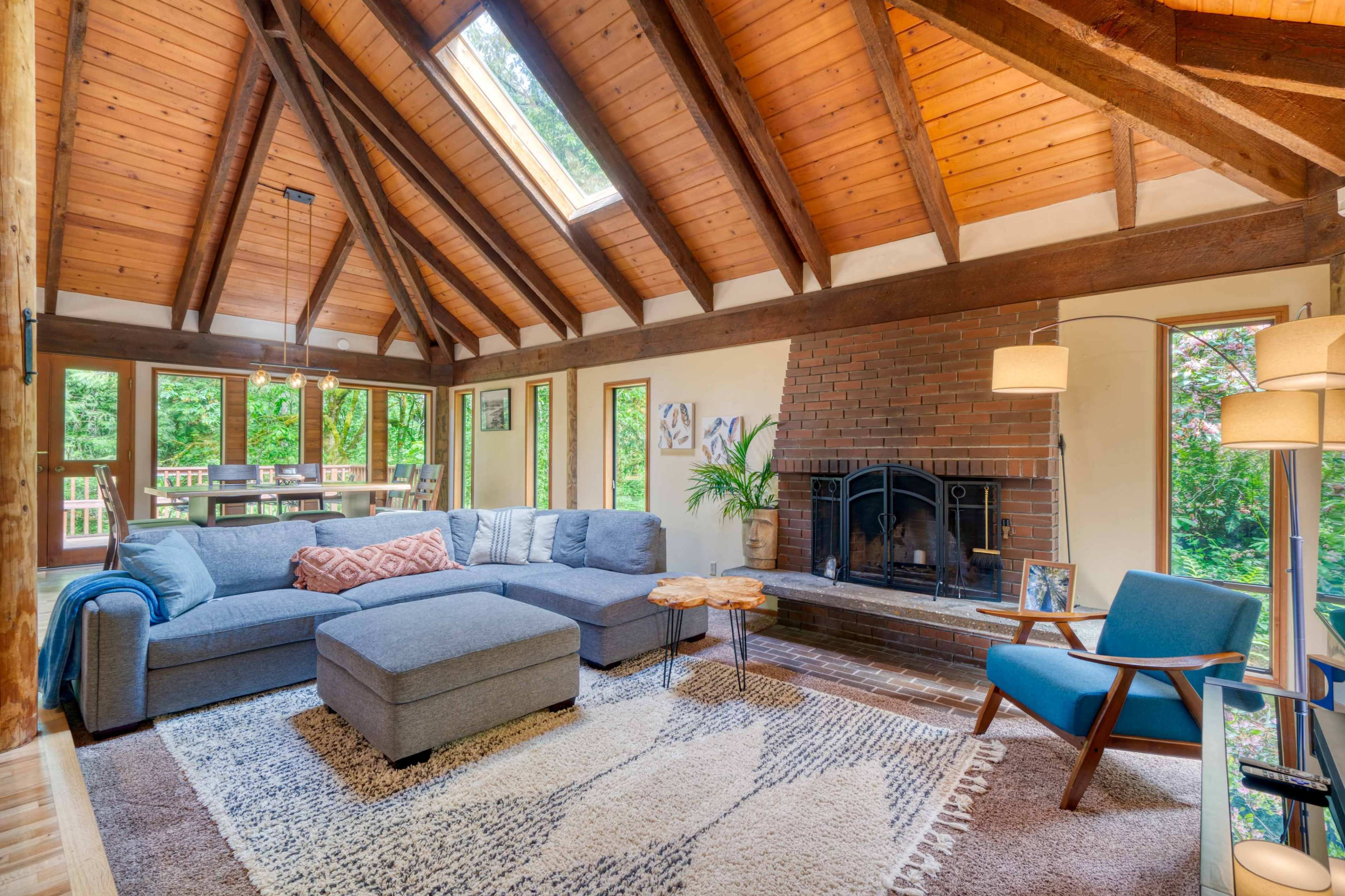 PNW Cabin Retreat – Corporate Off Sites & Creative Shoots Image in , BEAVERTON, OR