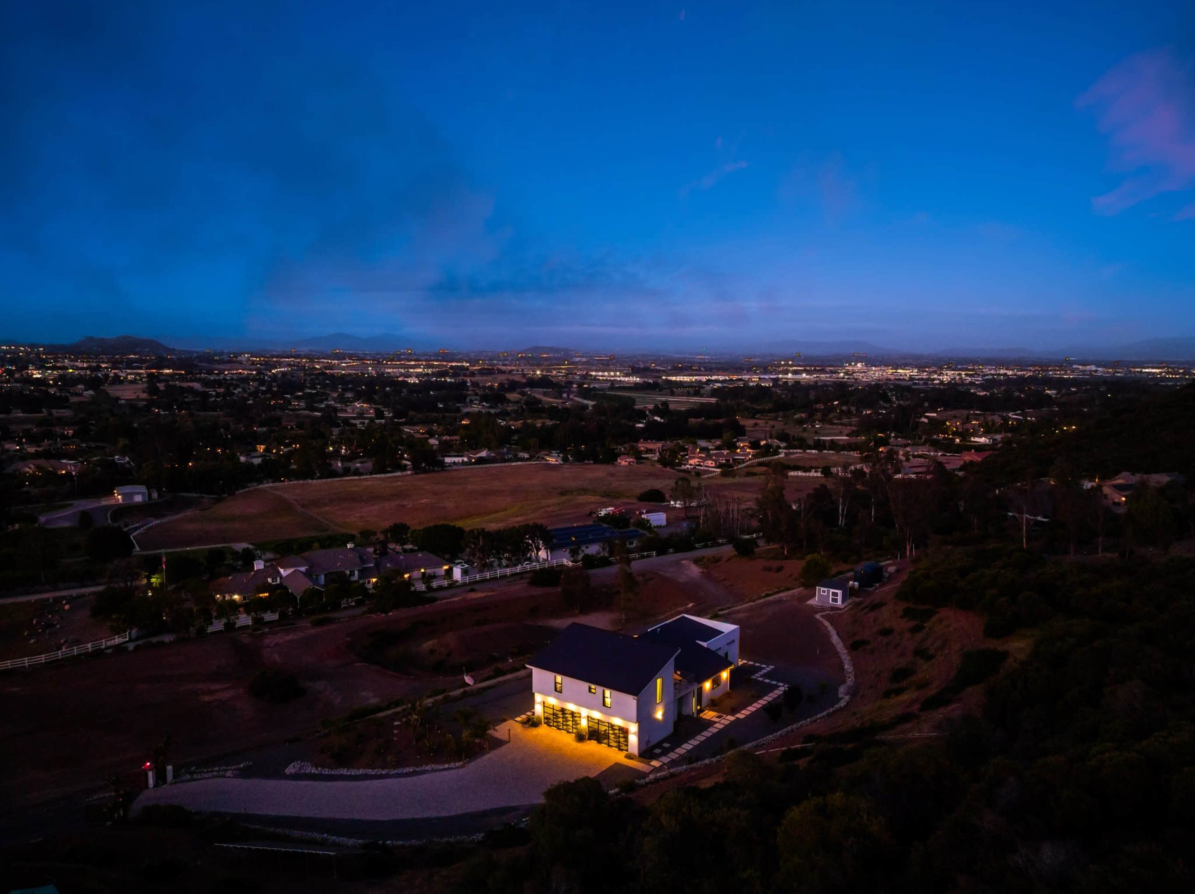 Luxury Modern Home Near Temecula - Cassiopeia’s Crown / acres Image in , Murrieta, CA