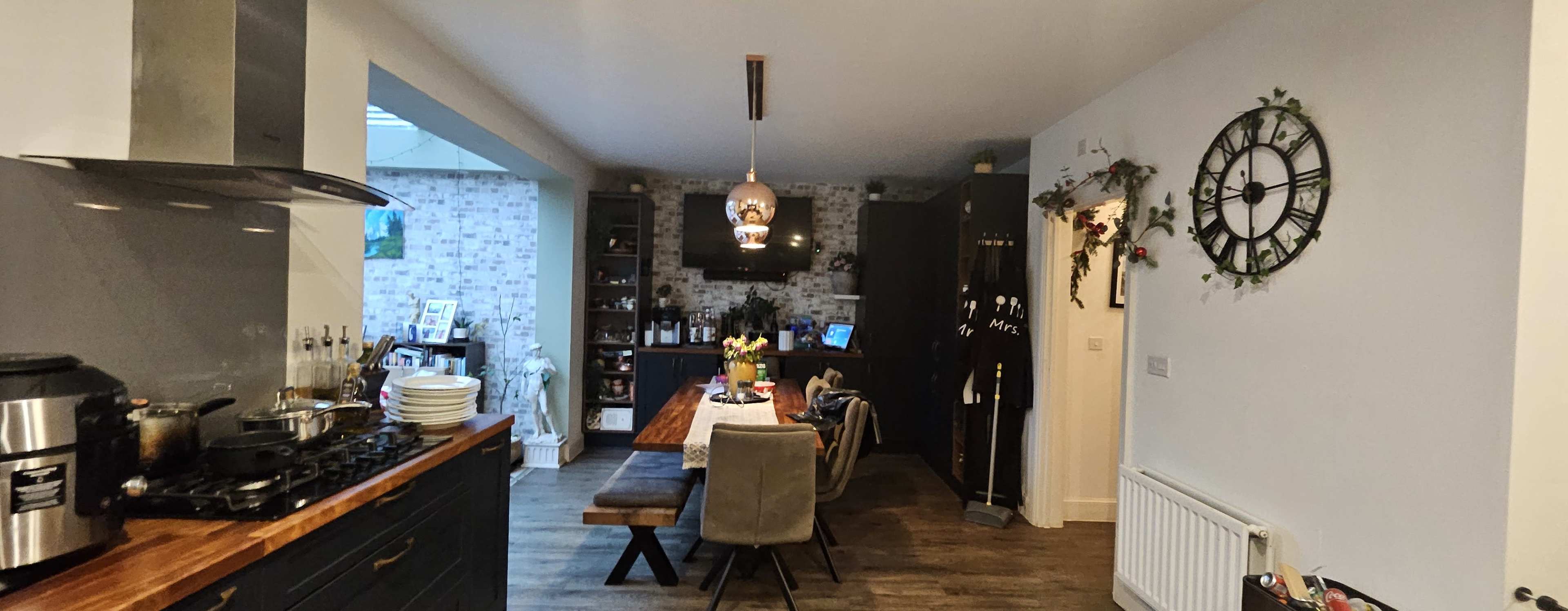 Bright and Spacious Family Home: 4-Bedroom Gem in a Quiet Suburban Retreat Image in Shinfield, Reading, ENG