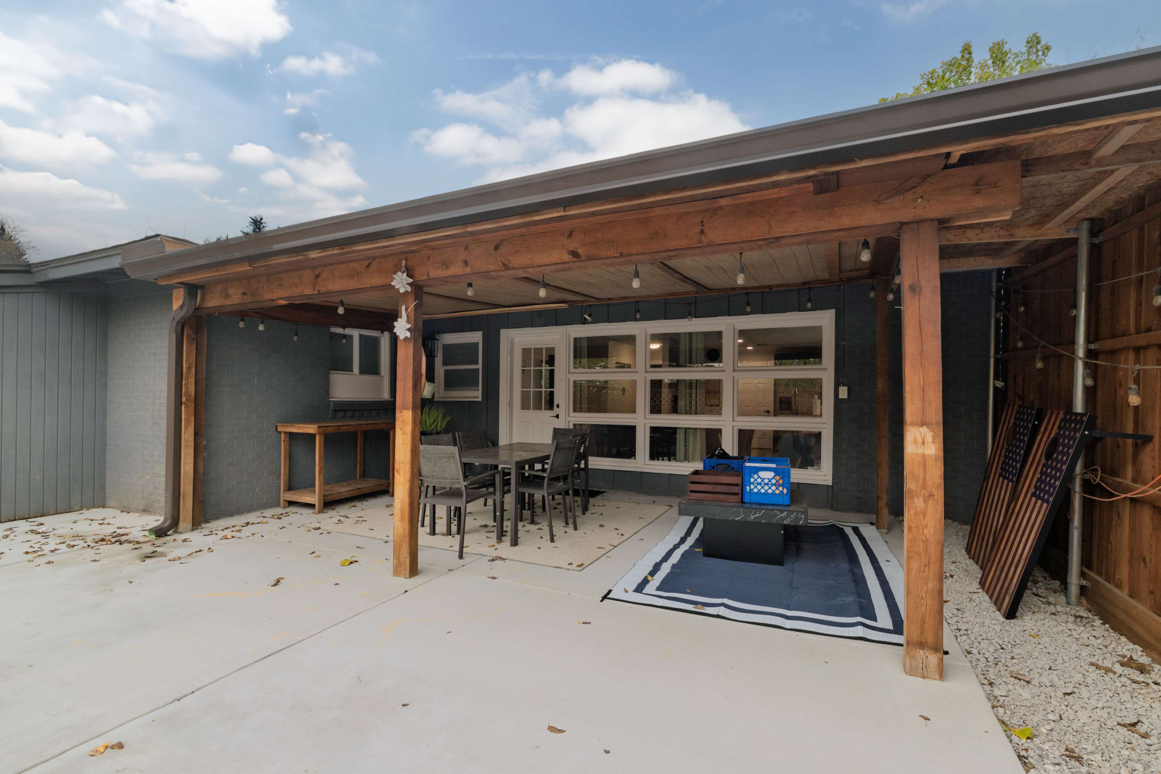 Minutes to AT&T Stadium • Fenced Yard • Patio Games Image in East Arlington, Arlington, TX