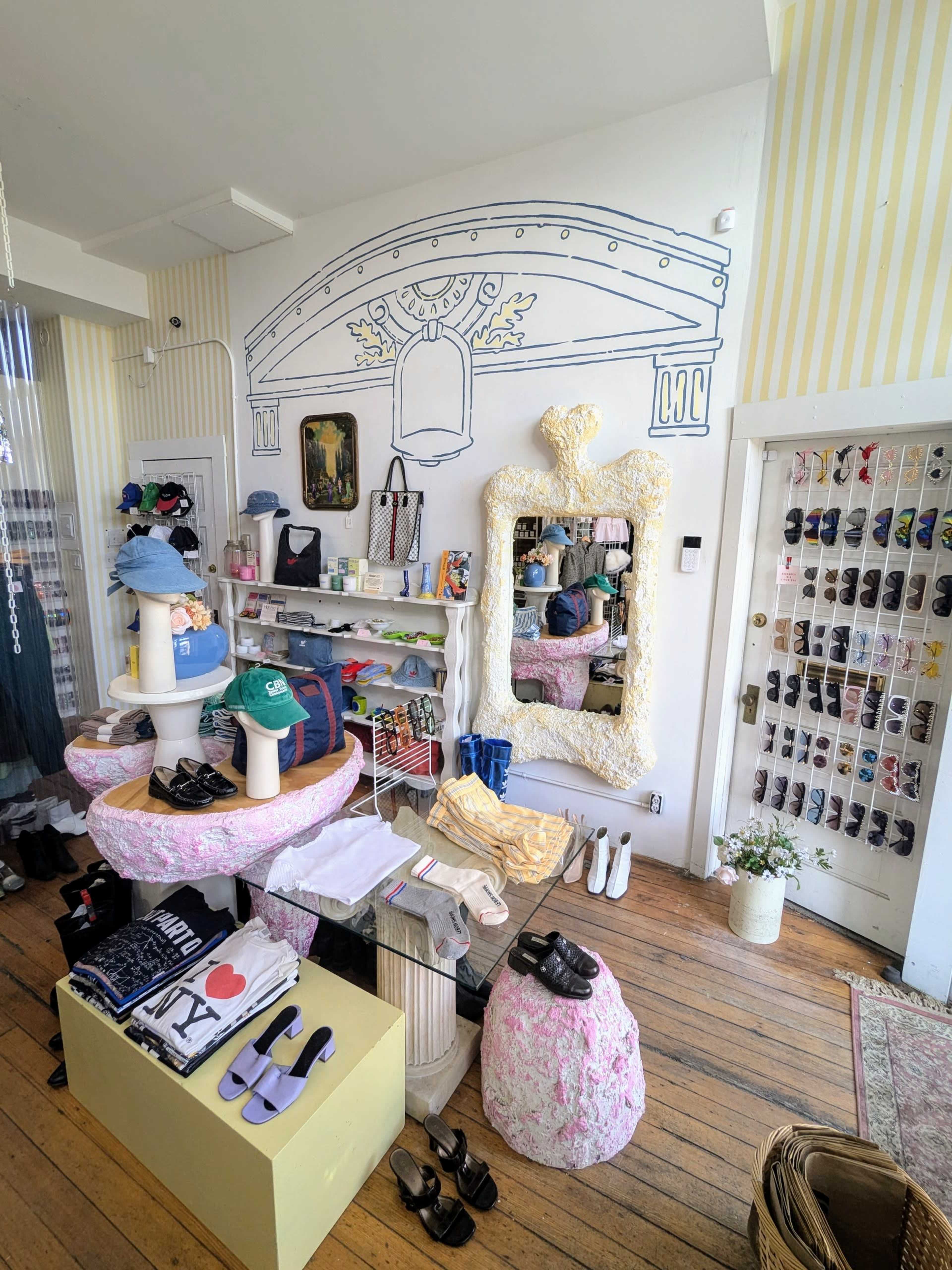 St. Paul Private Vintage Shopping Image in Vadnais Heights, Vadnais Heights, MN