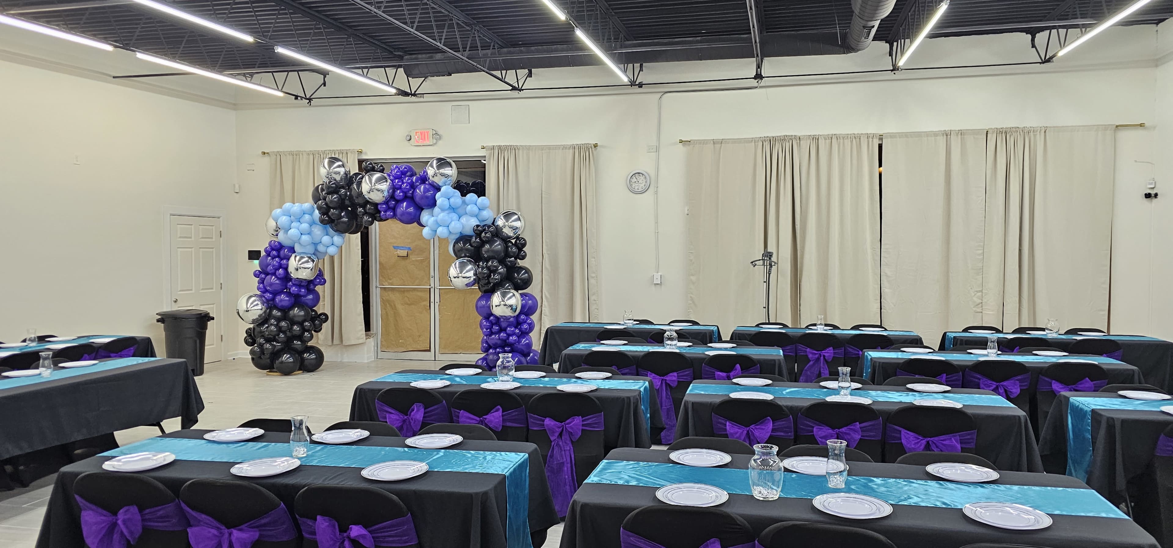 Glenwood spacious open concept venue. Image in Bloom Township, Glenwood, IL