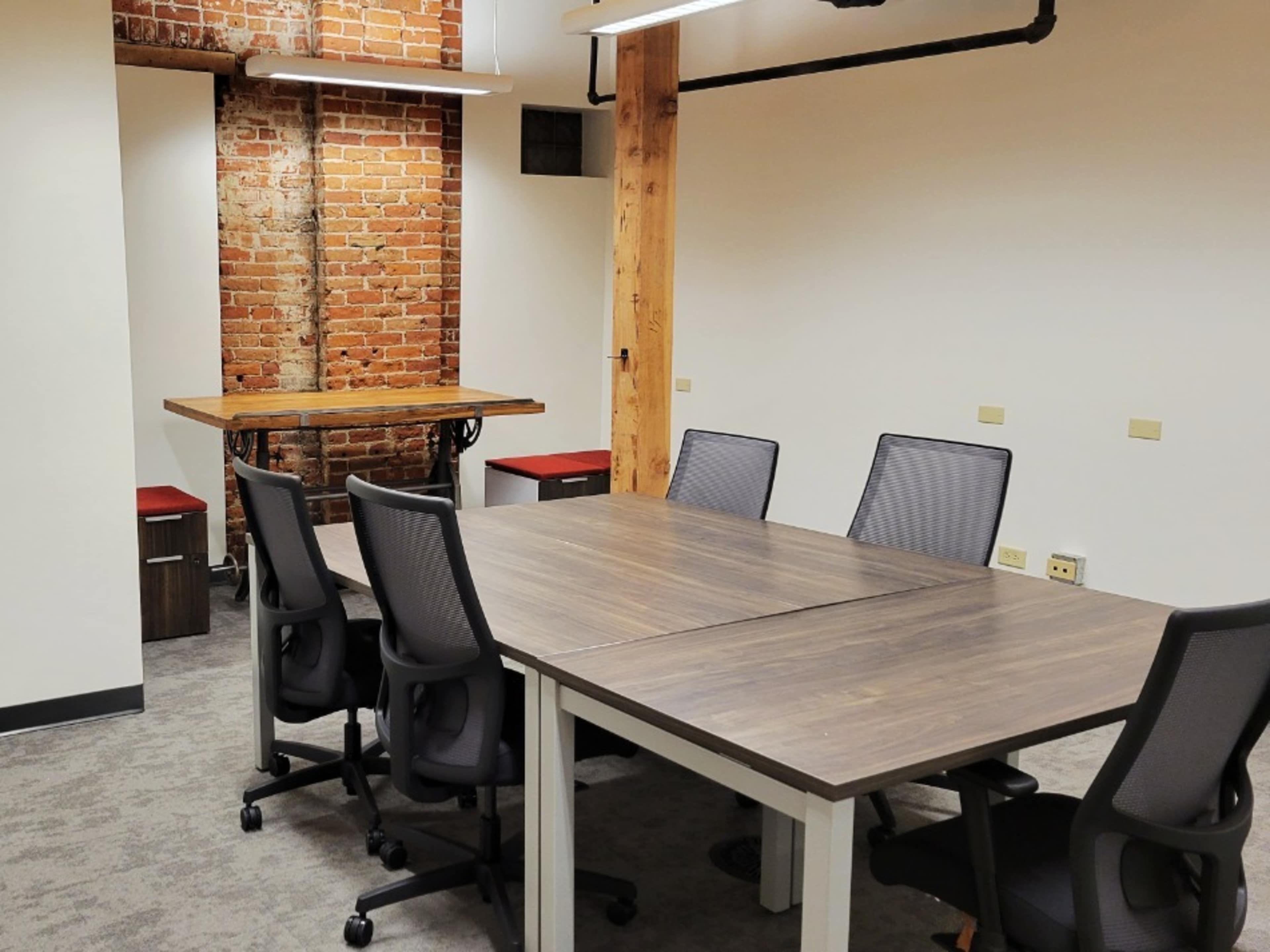 6-Person Private Meeting Space