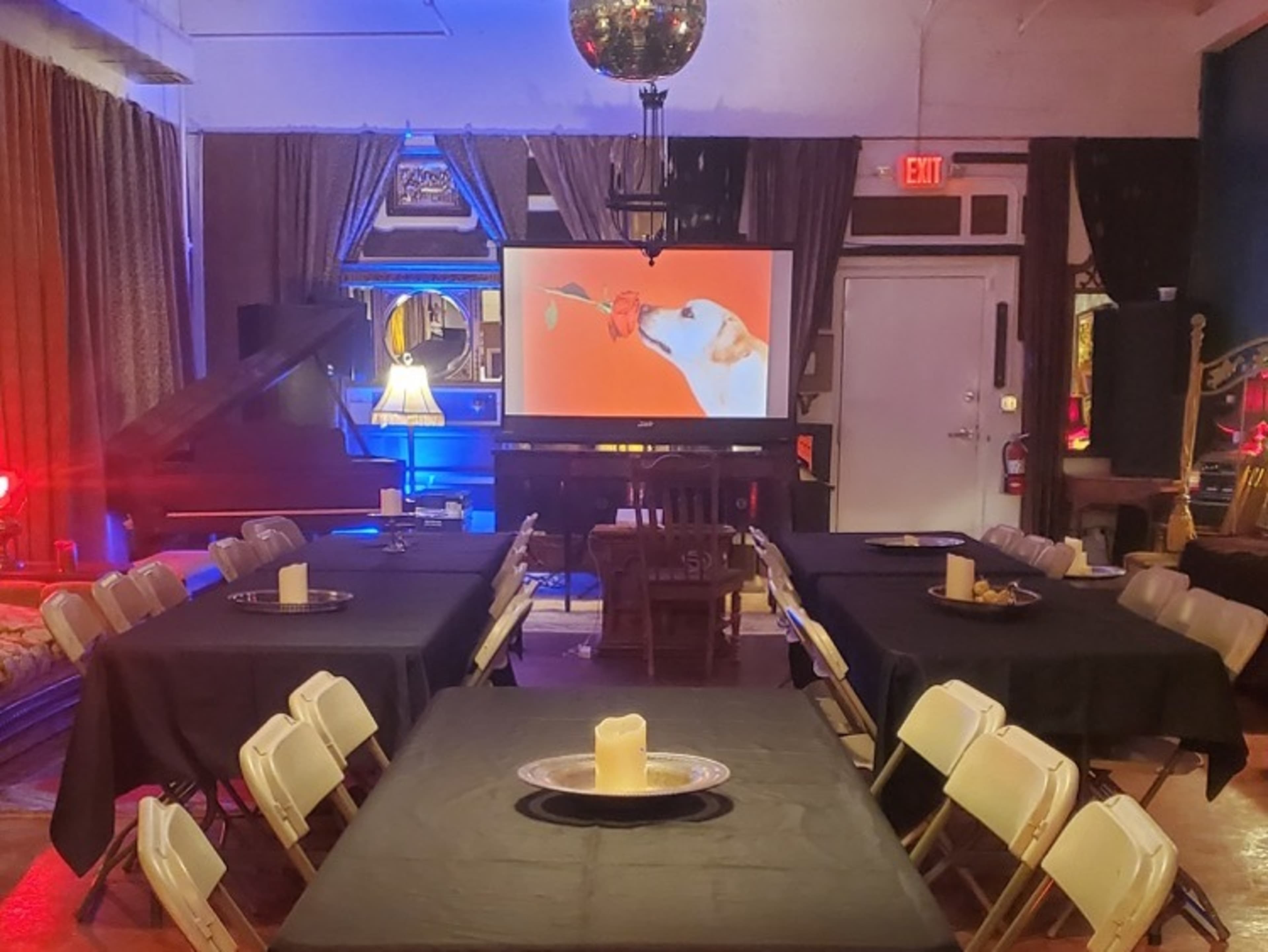 AV Equipment Screen & Projector