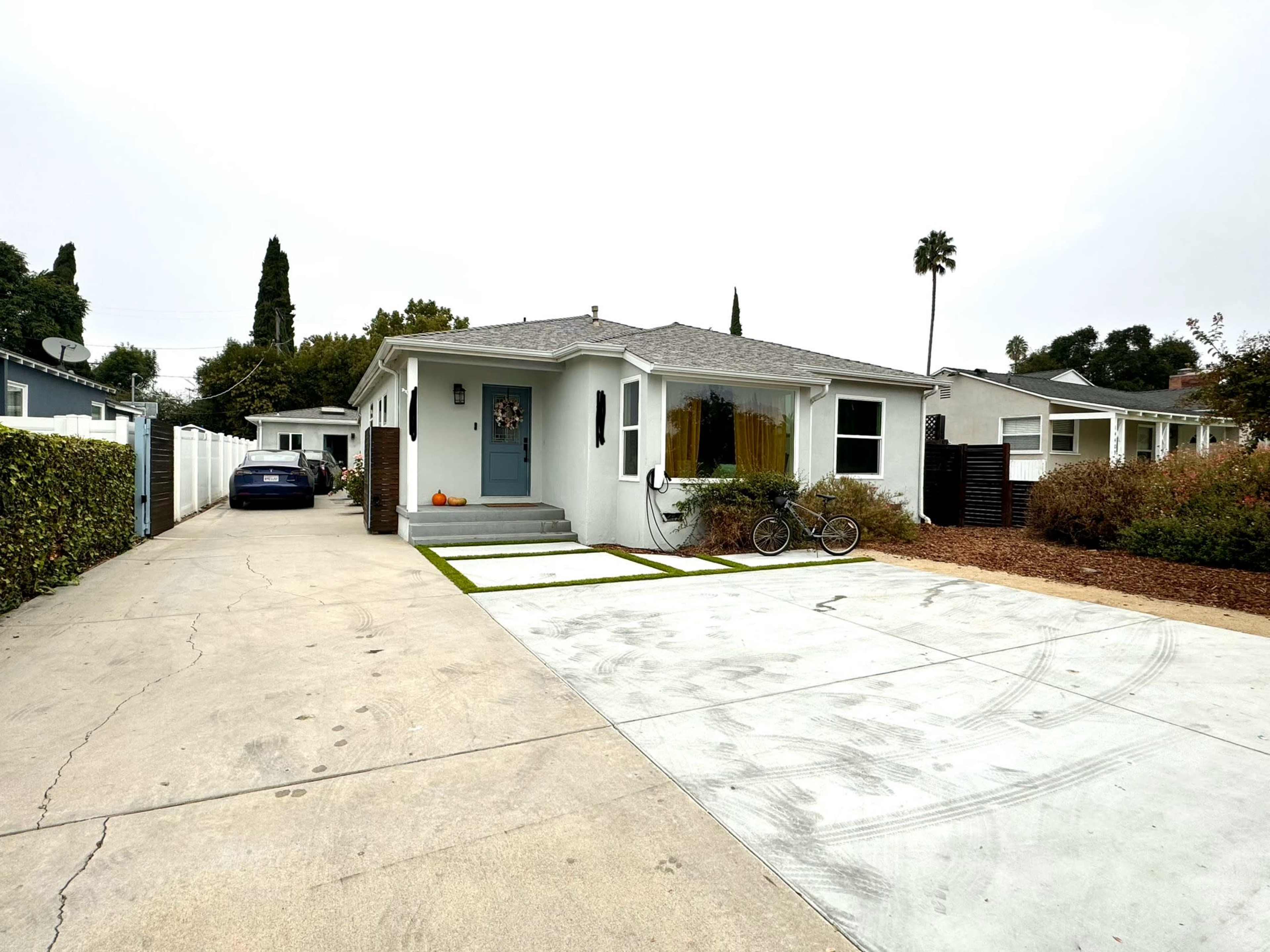 Family Home with backyard and Teen rooms Image in Van Nuys, Van Nuys, CA