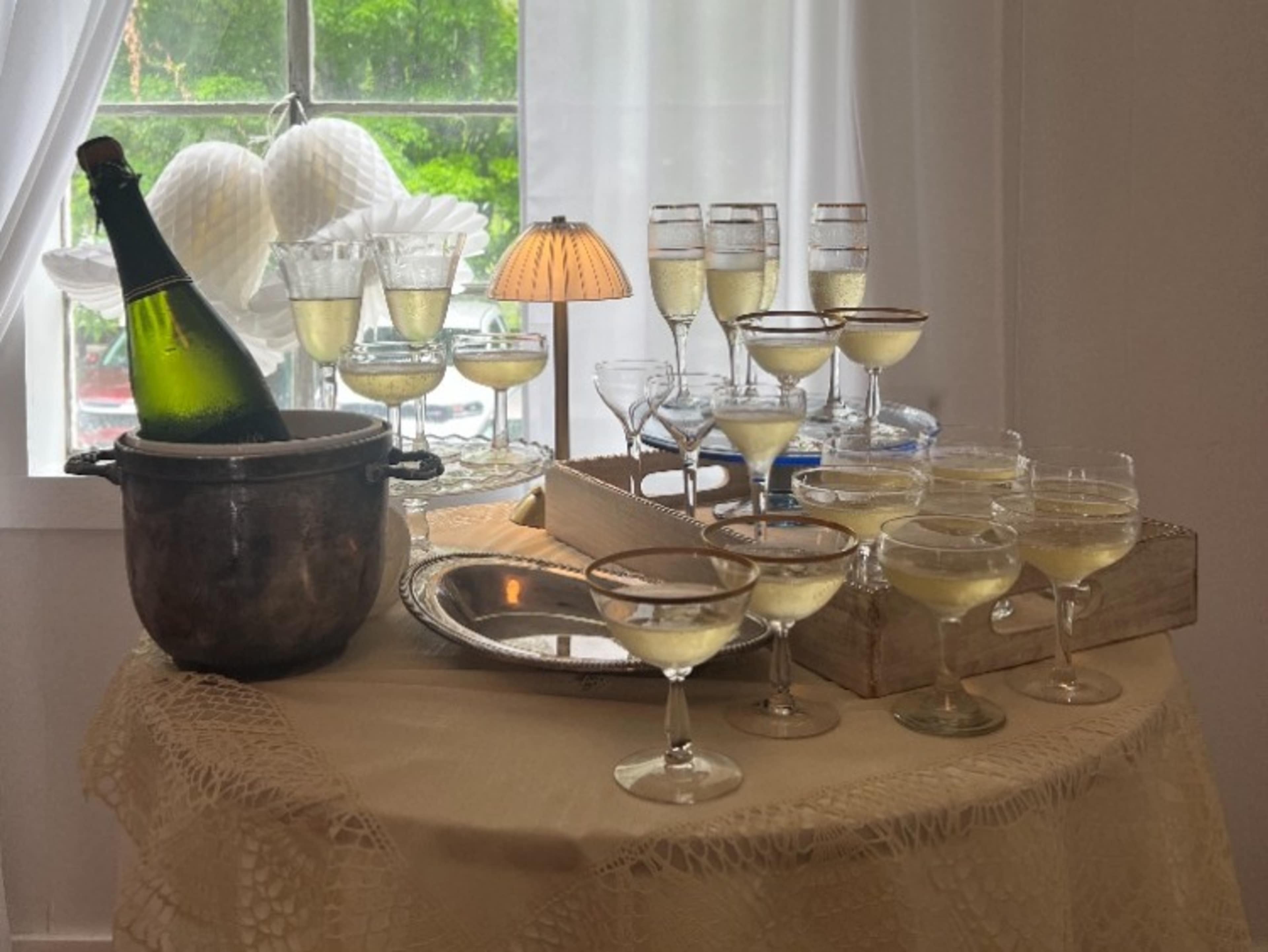 Crystalware Table - champagne/soda not included