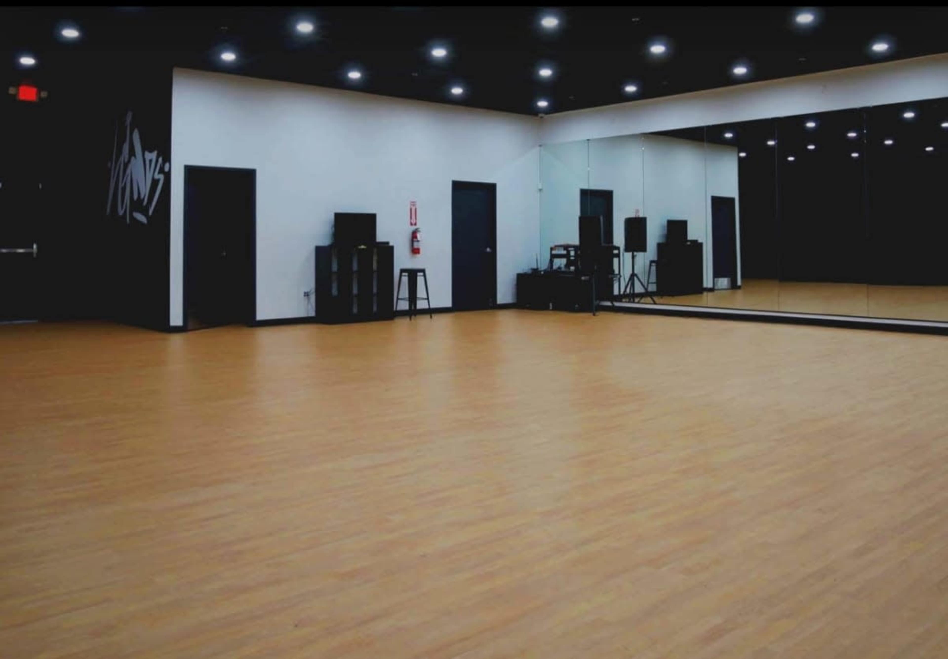 Modern Events Space- Perfect for parties, celebrations, rehearsals, workshops and more! Image in Hercules, Hercules, CA