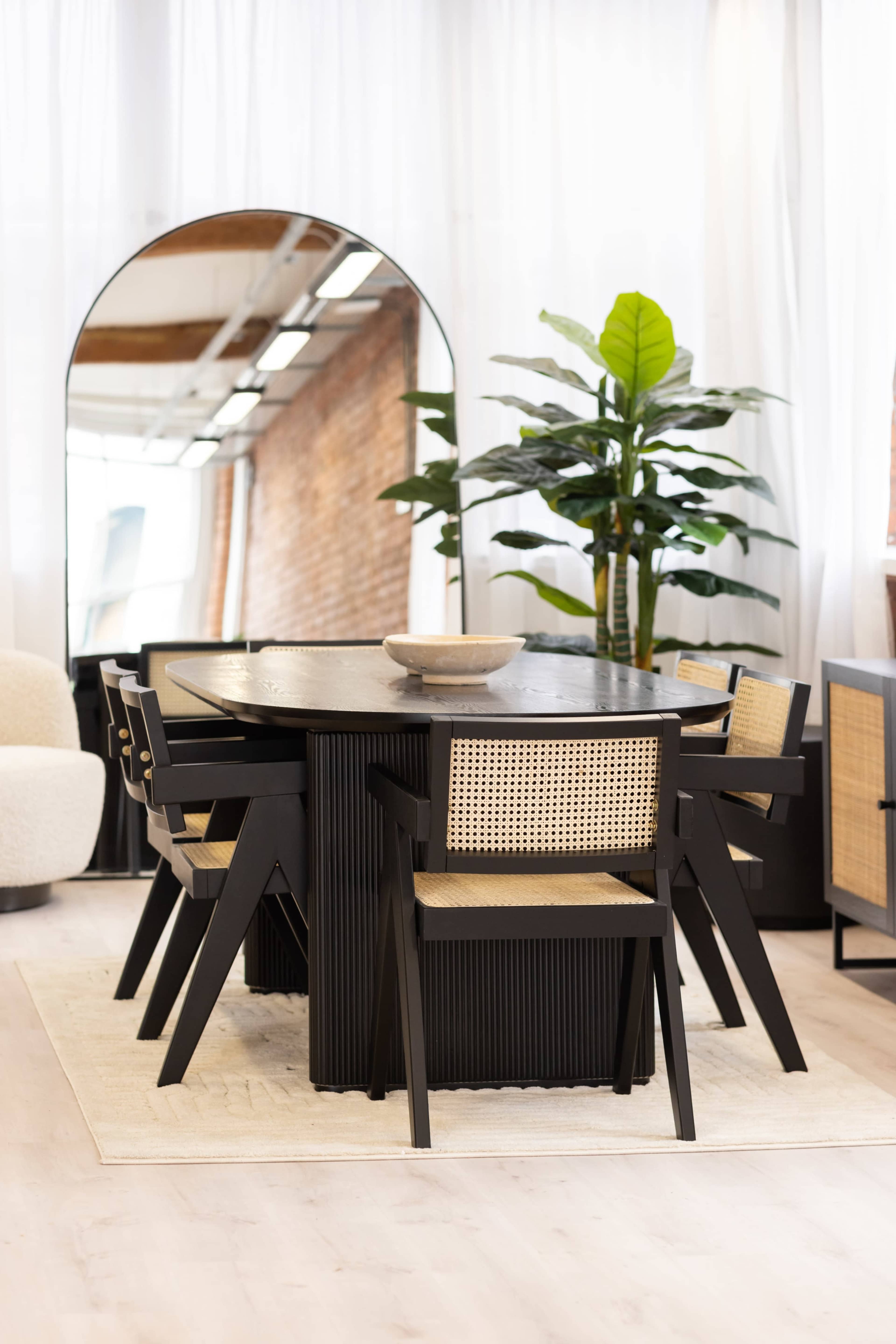 City centre studio with natural light, exposed brick, lifestyle areas and infinity cove Image in Manchester, Manchester, ENG