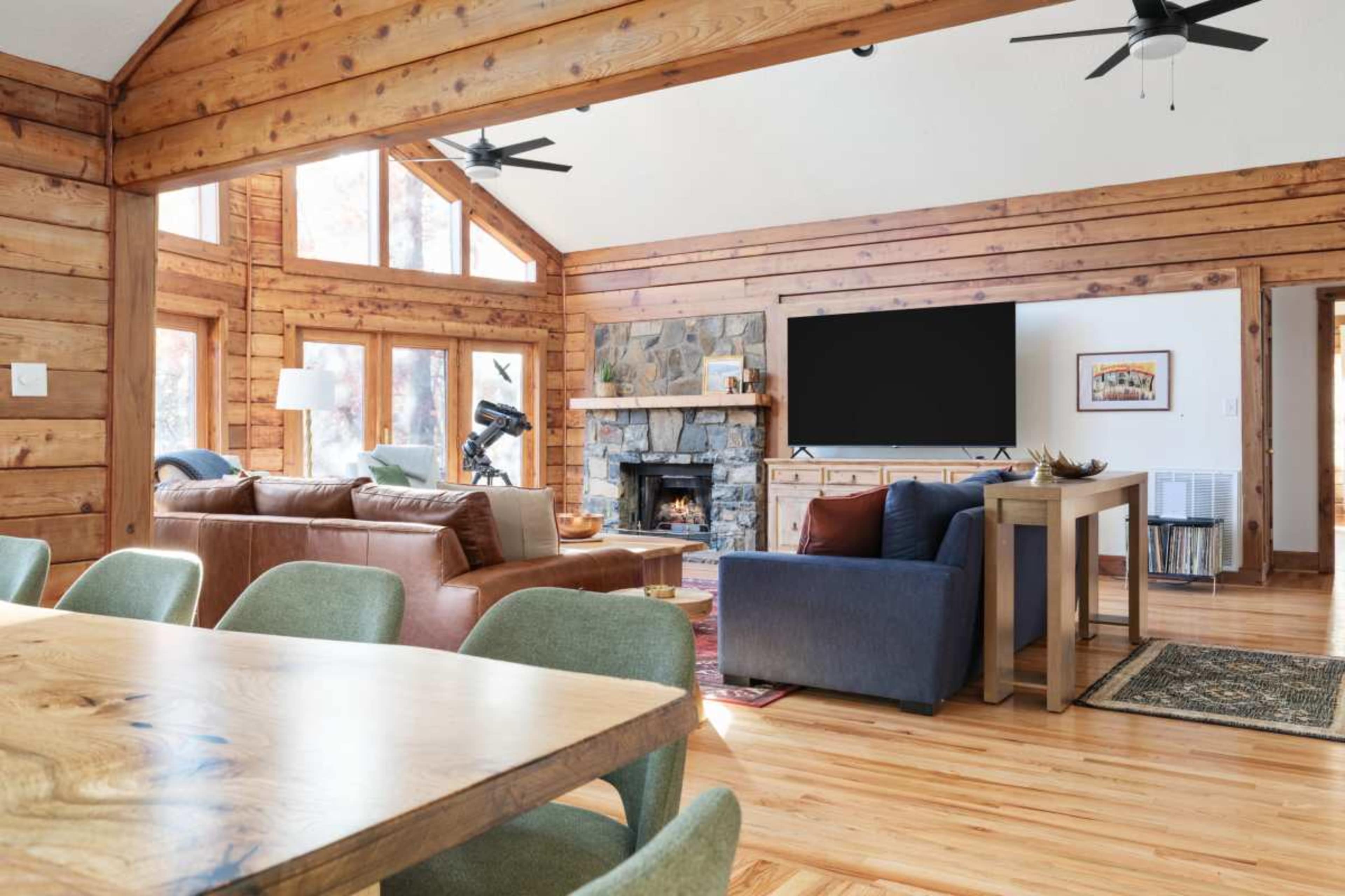 Luxury Mountain View Cabin with Sauna and Hottub Image in , Luray, VA