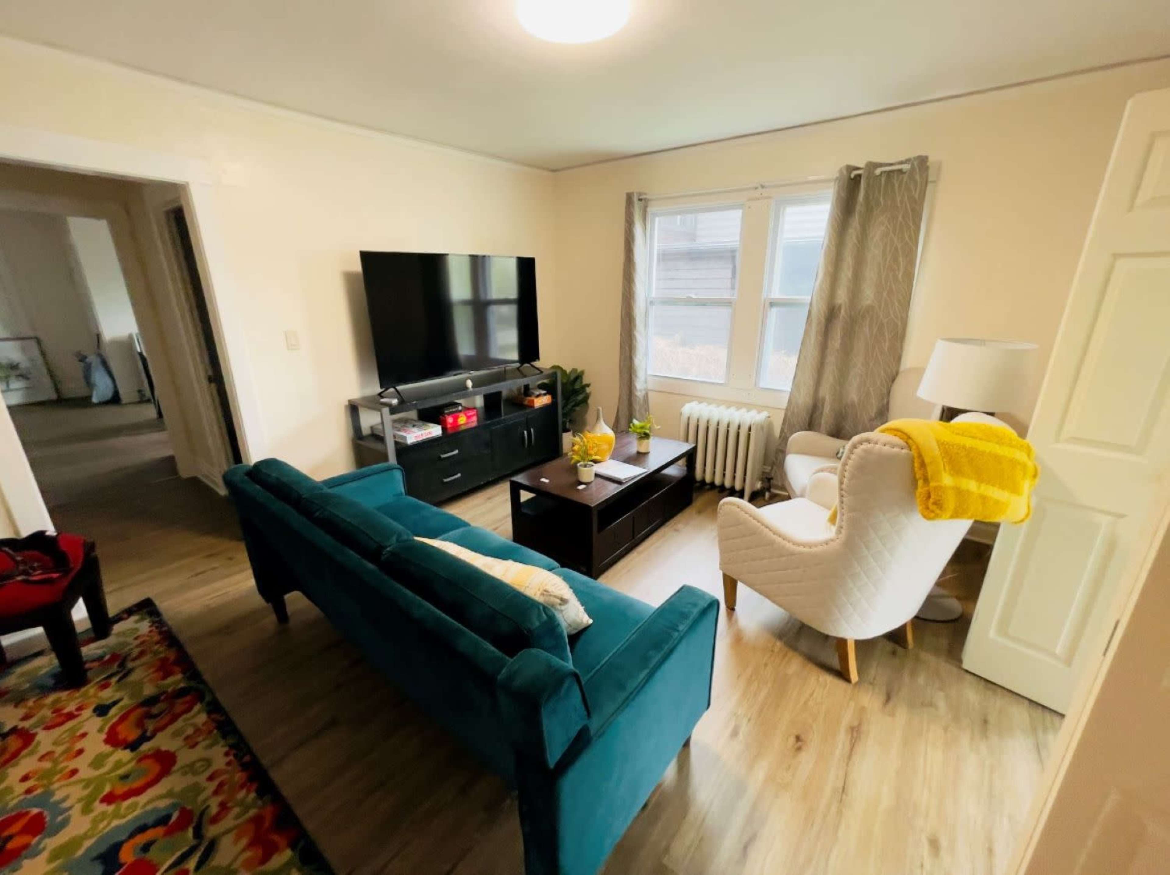 Two bedroom apartment in the heart of Evanston Image in Evanston, Evanston, IL