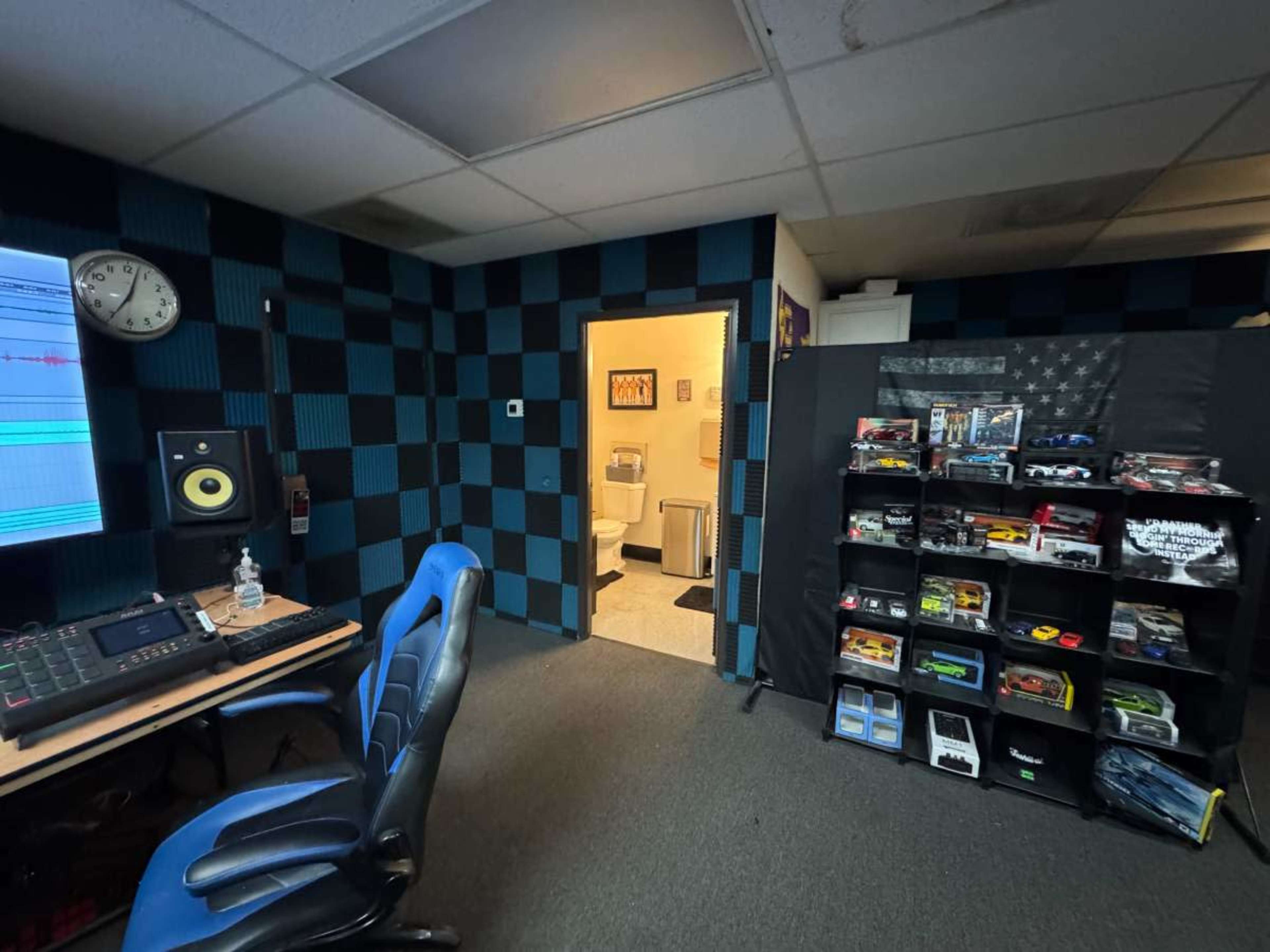 Creative Art Space Studio Image in Garden Grove, GARDEN GROVE, CA