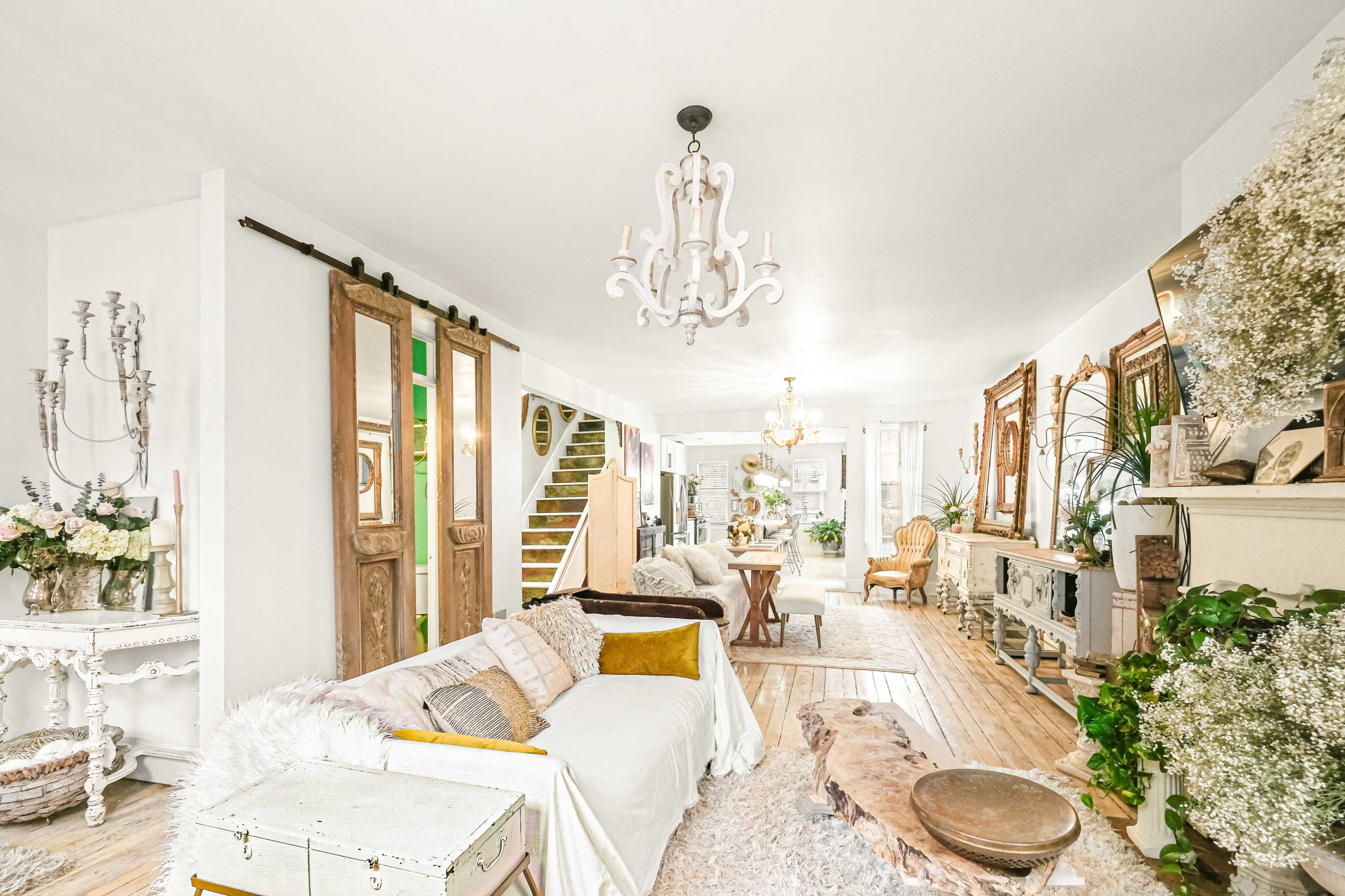 Intimate Open Concept Venue with Decoration Packages: Celebrate in Style ! Image in East Allegheny, Pittsburgh, PA
