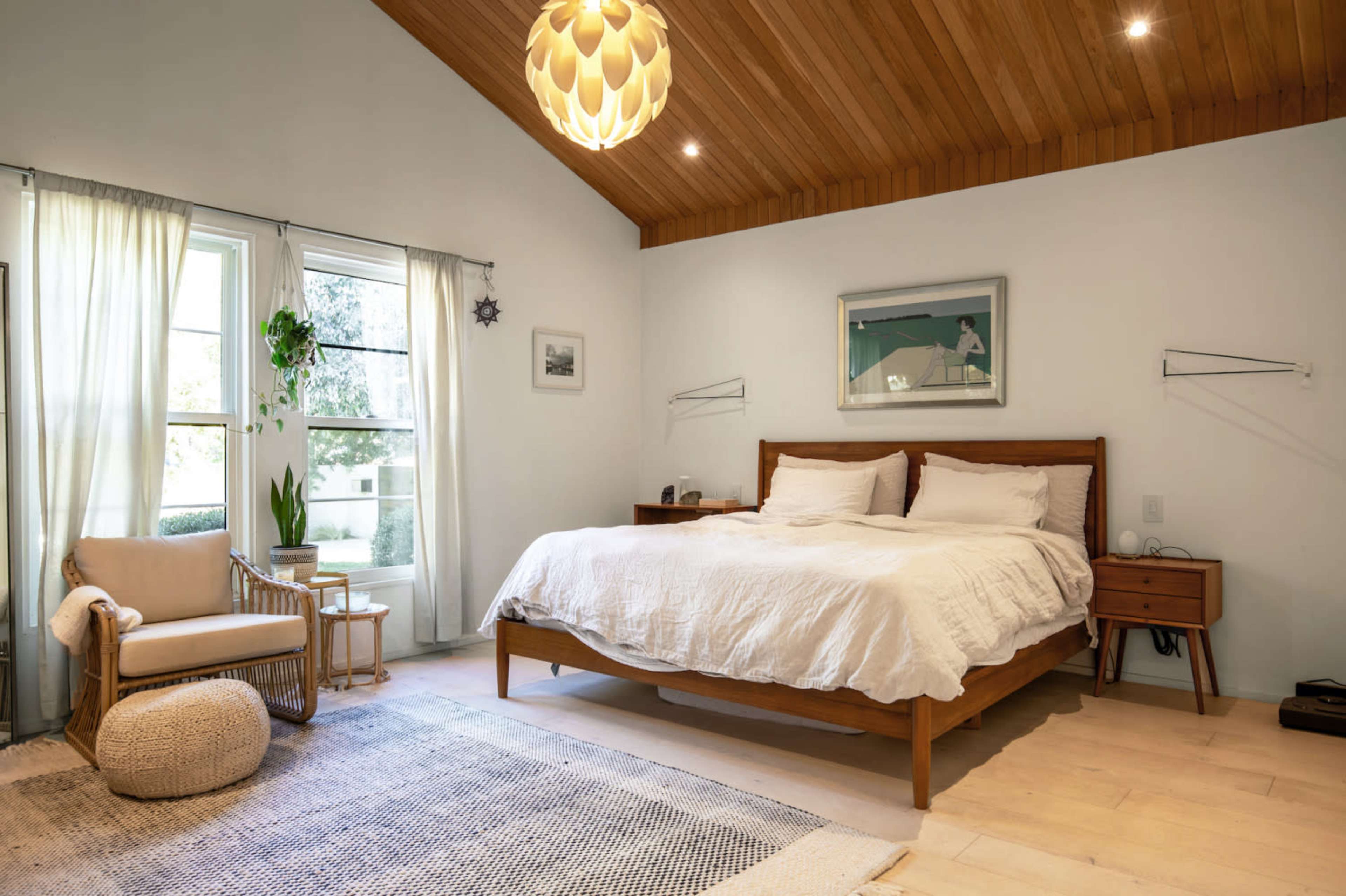 Modern Farmhouse with Great Lighting Image in Northeast Los Angeles, Los Angeles, CA