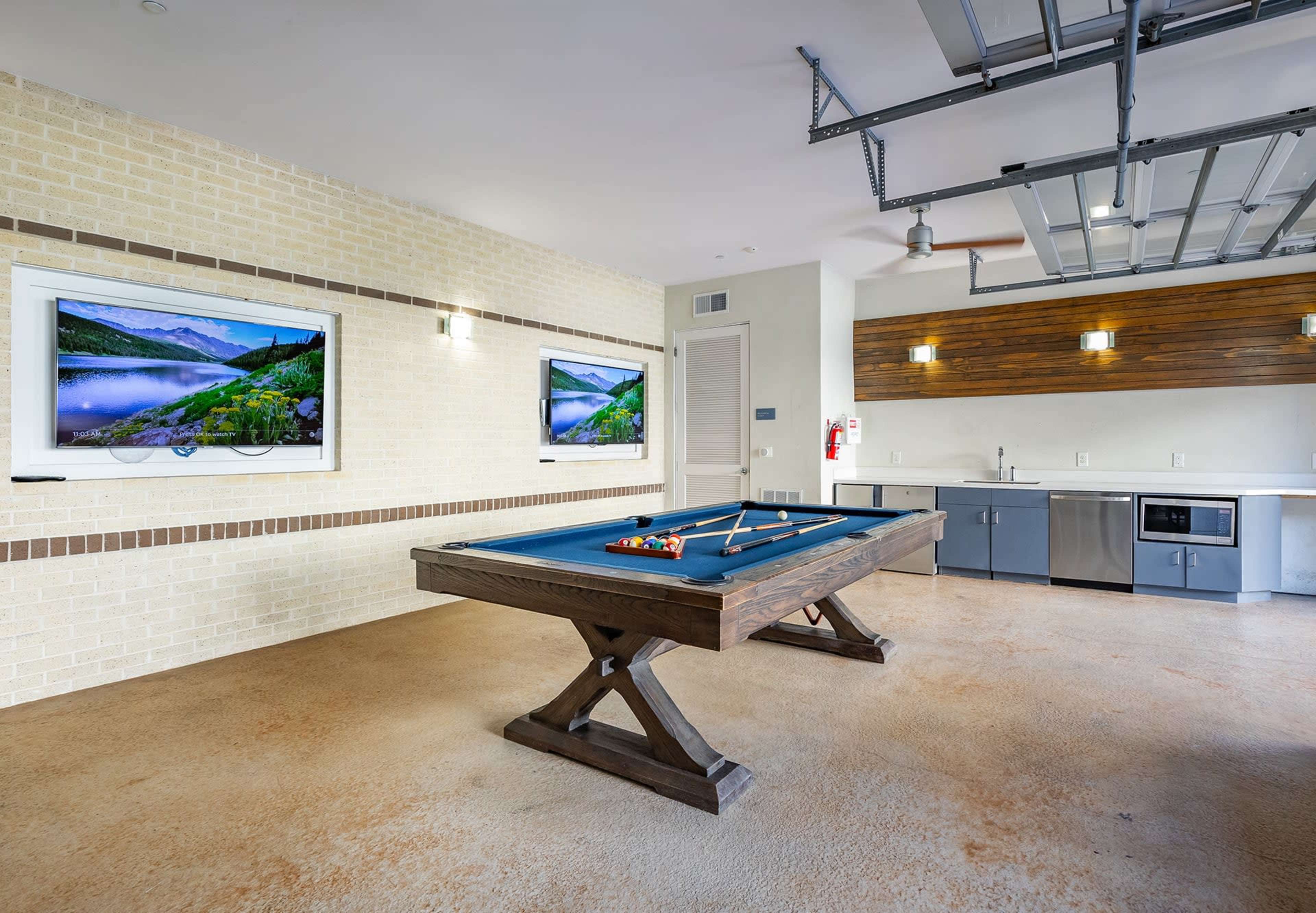 Outdoor Lounge with Billiard Table Image in Altamonte Springs, Altamonte Springs, FL