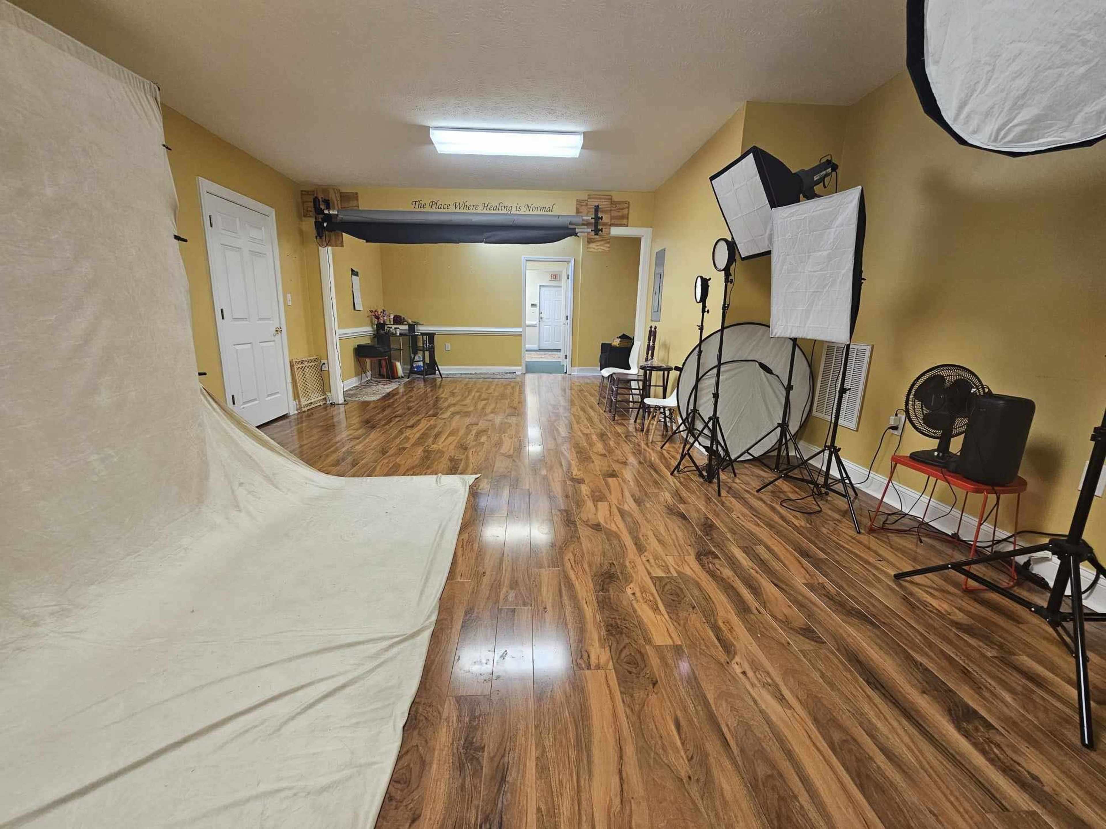 Spacious Studio for Photography Sessions Image in Fayetteville, Fayetteville, NC