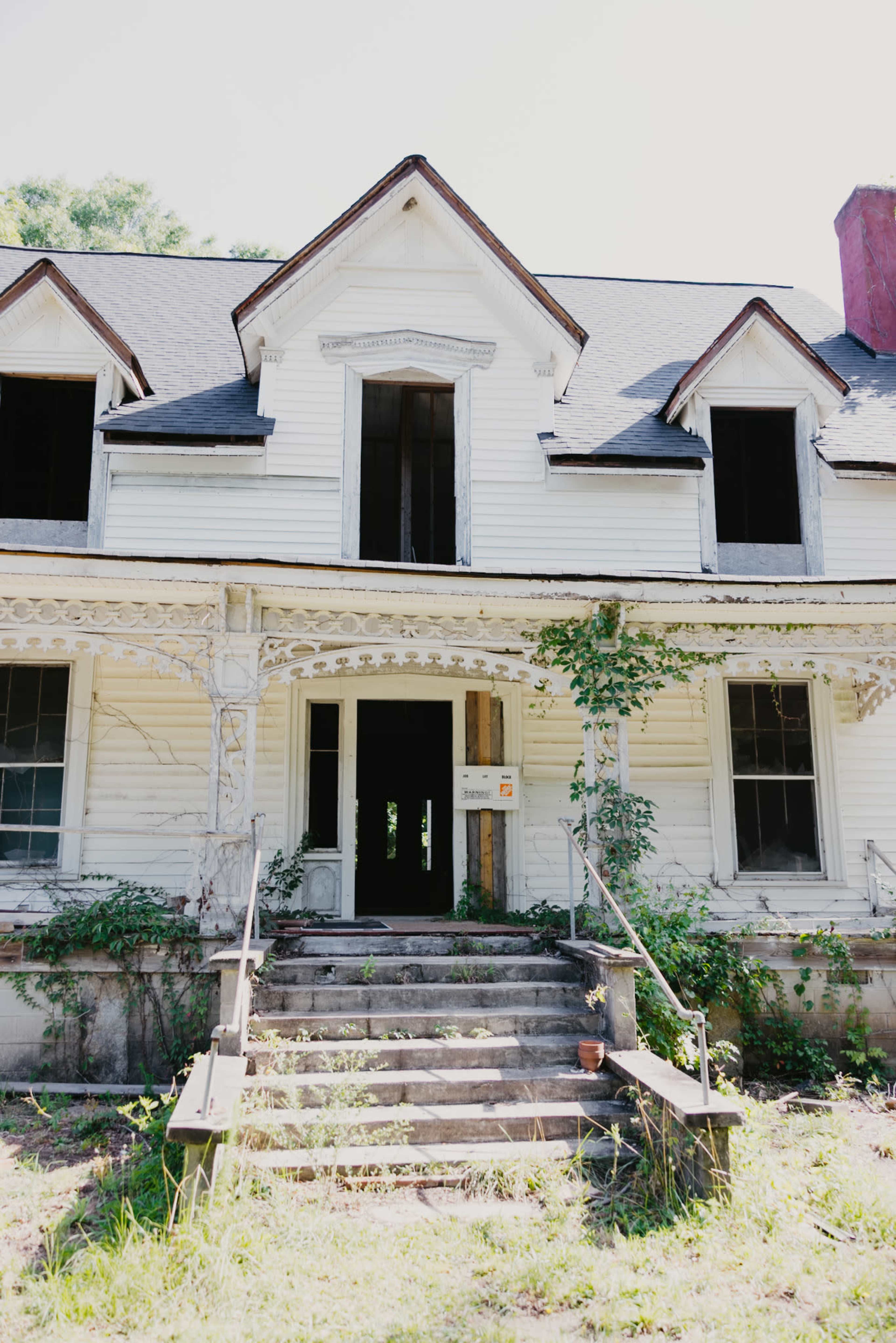 Historic Southern Farmhouse - Beautiful Natural Light & Picturesque Setting Image in , Senoia, GA