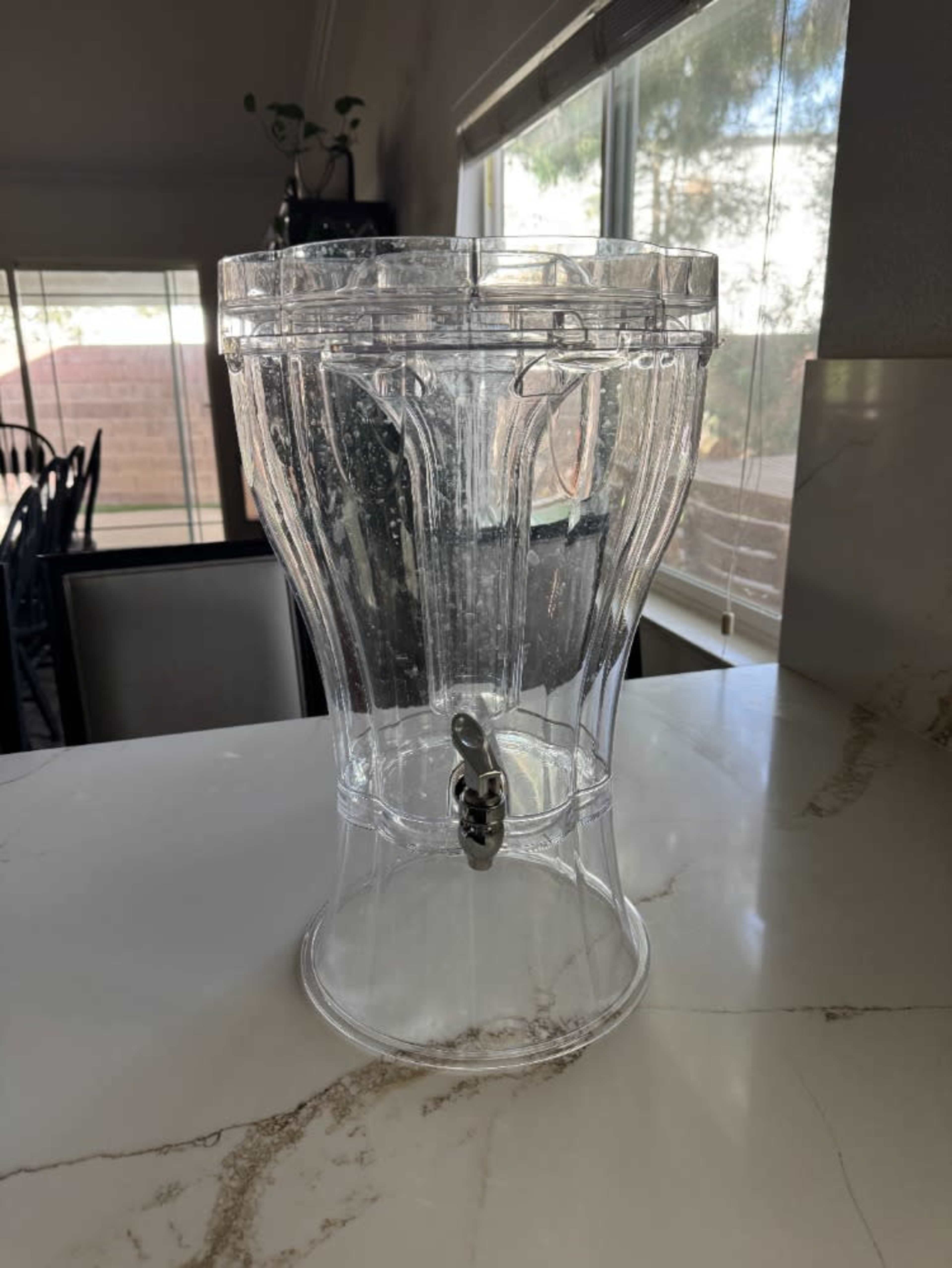 Clear Plastic Water/Drink Dispenser 