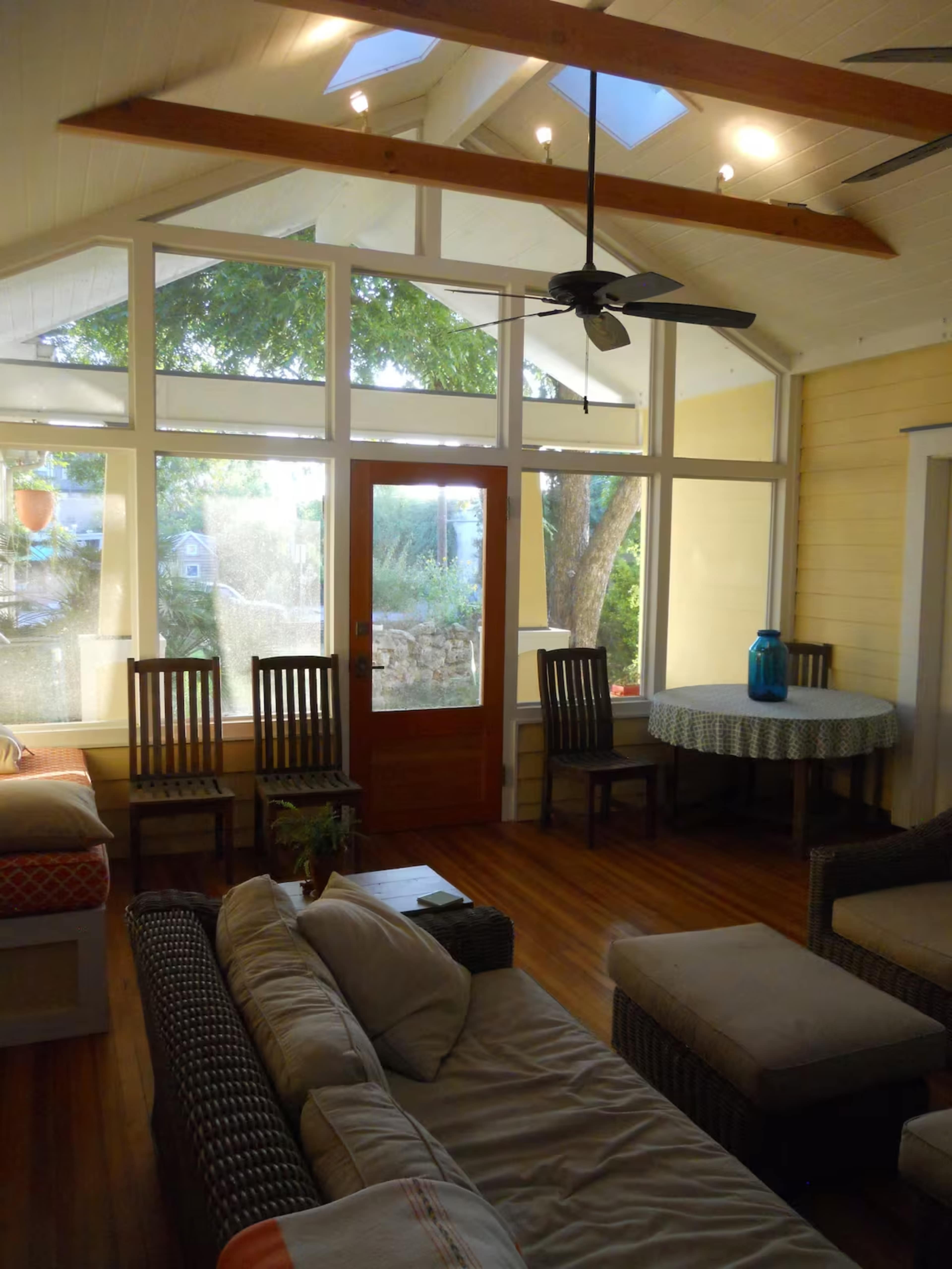 Bright Happy Soco Charmer! Image in Bouldin Creek, Austin, TX