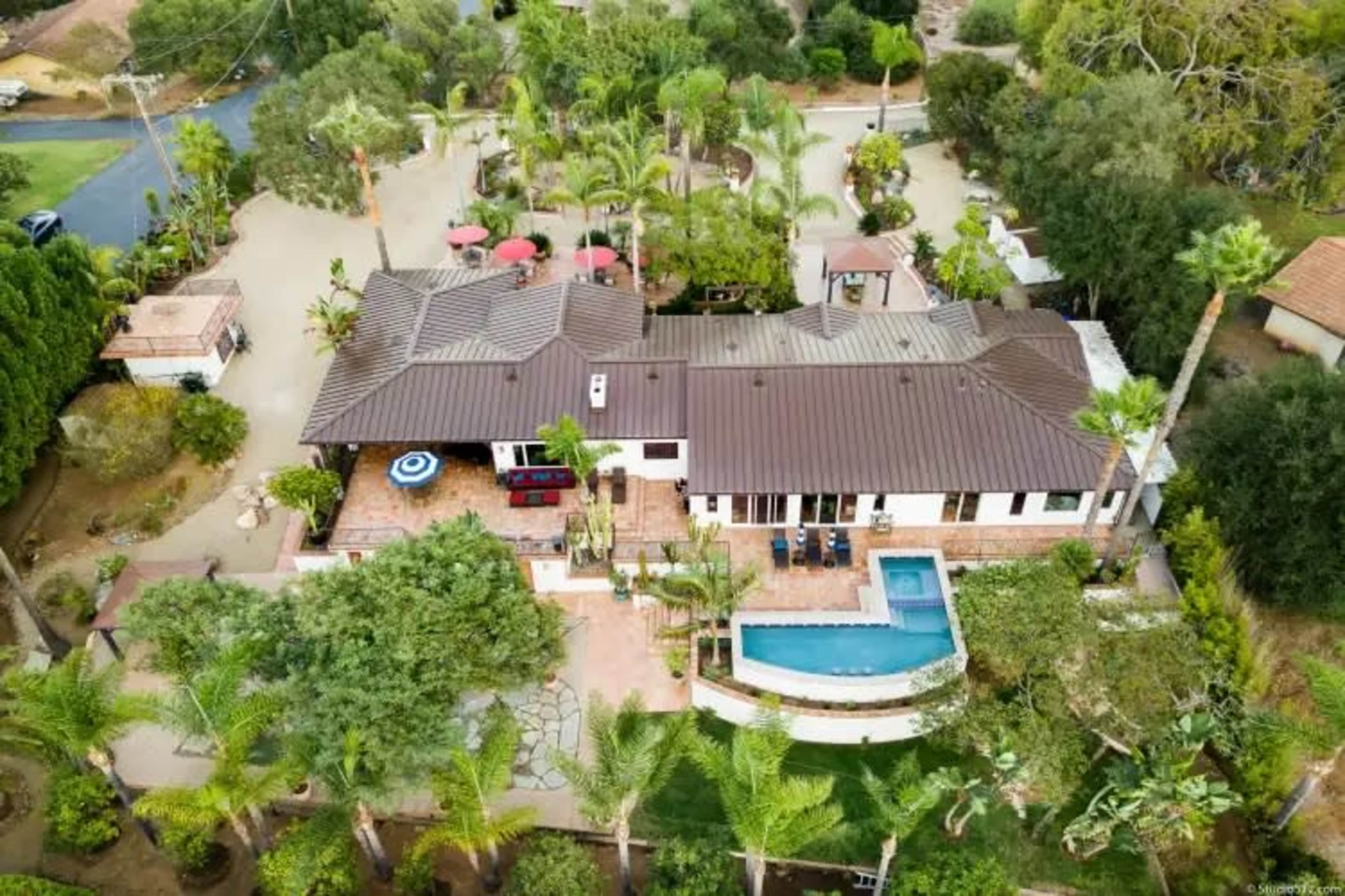 Casa de Aire y Sol-House of Air and Sun Image in , Vista, CA