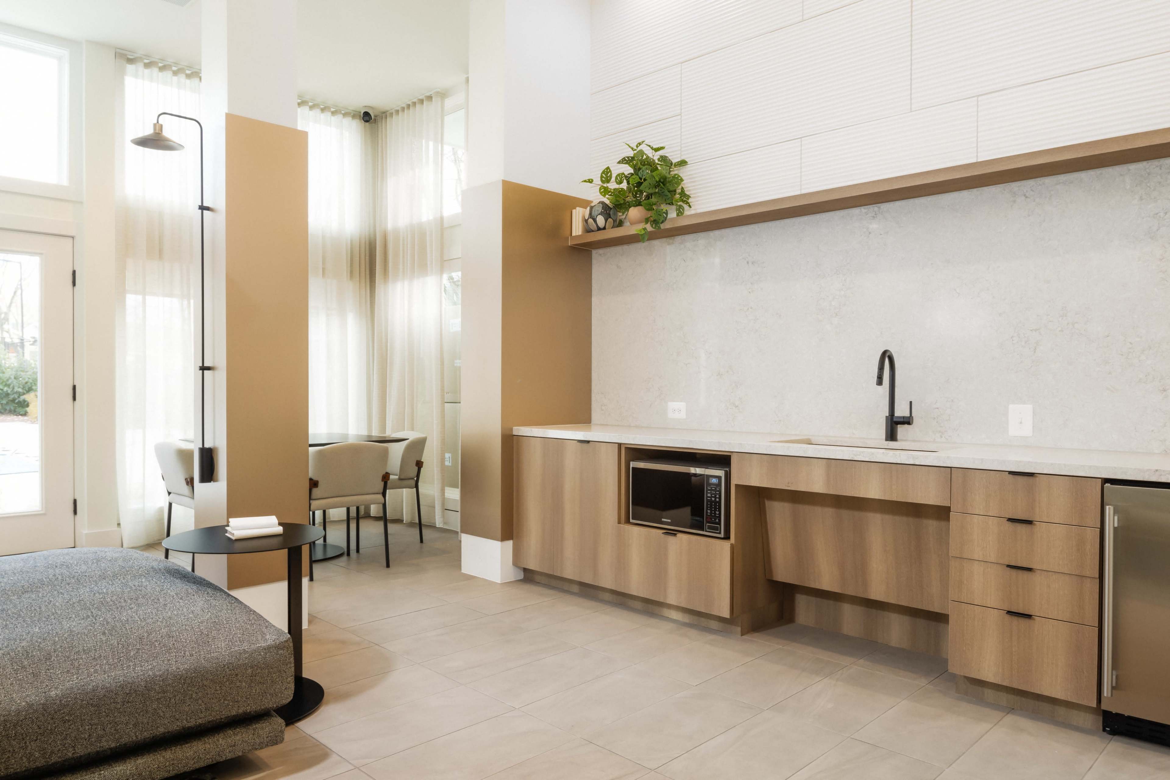 Upscale Lounge  Kitchenette Designed for Entertaining Image in Dorsey's Search, Columbia, MD