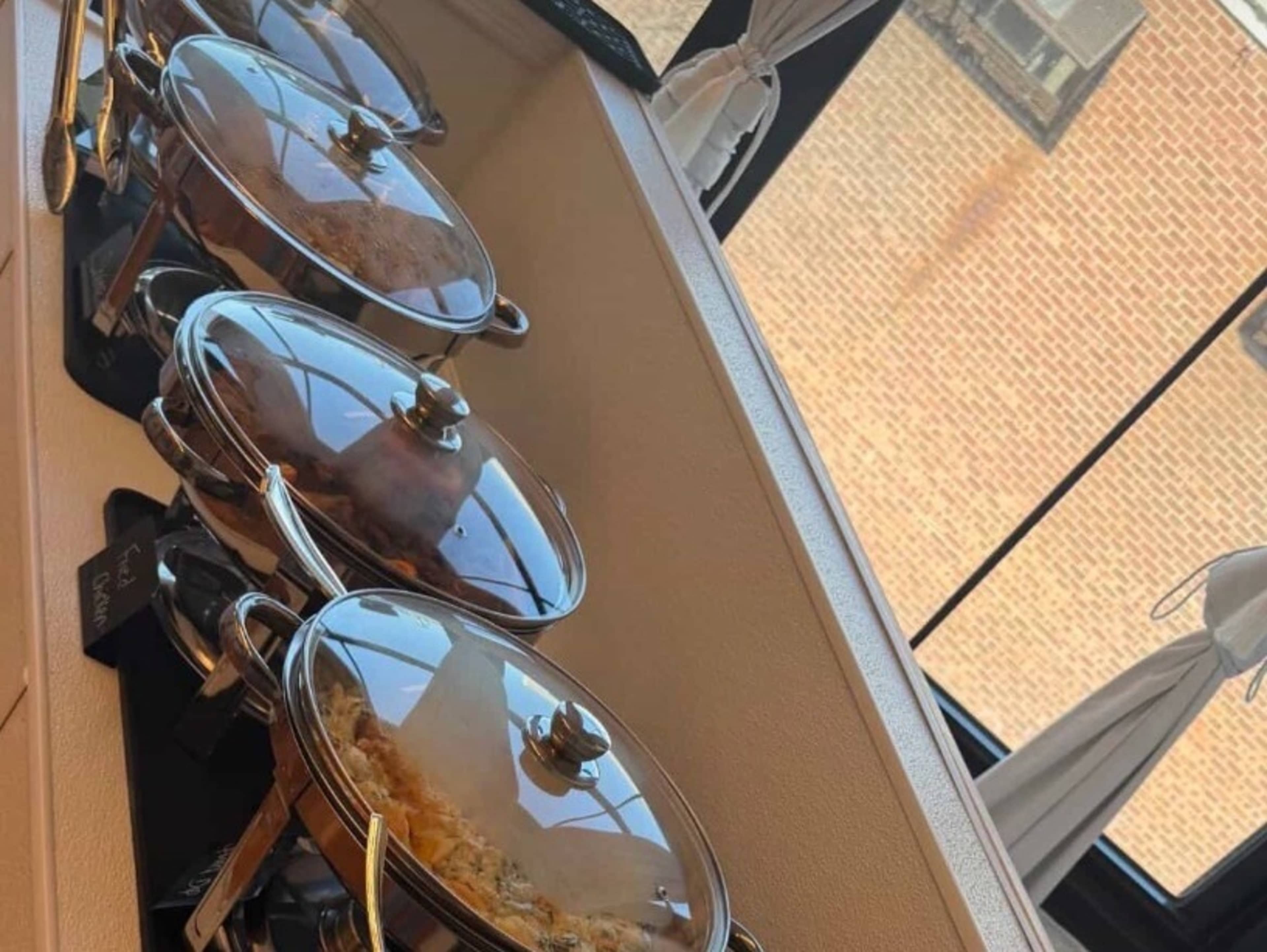 Chaffing Dishes silver, white or Gold