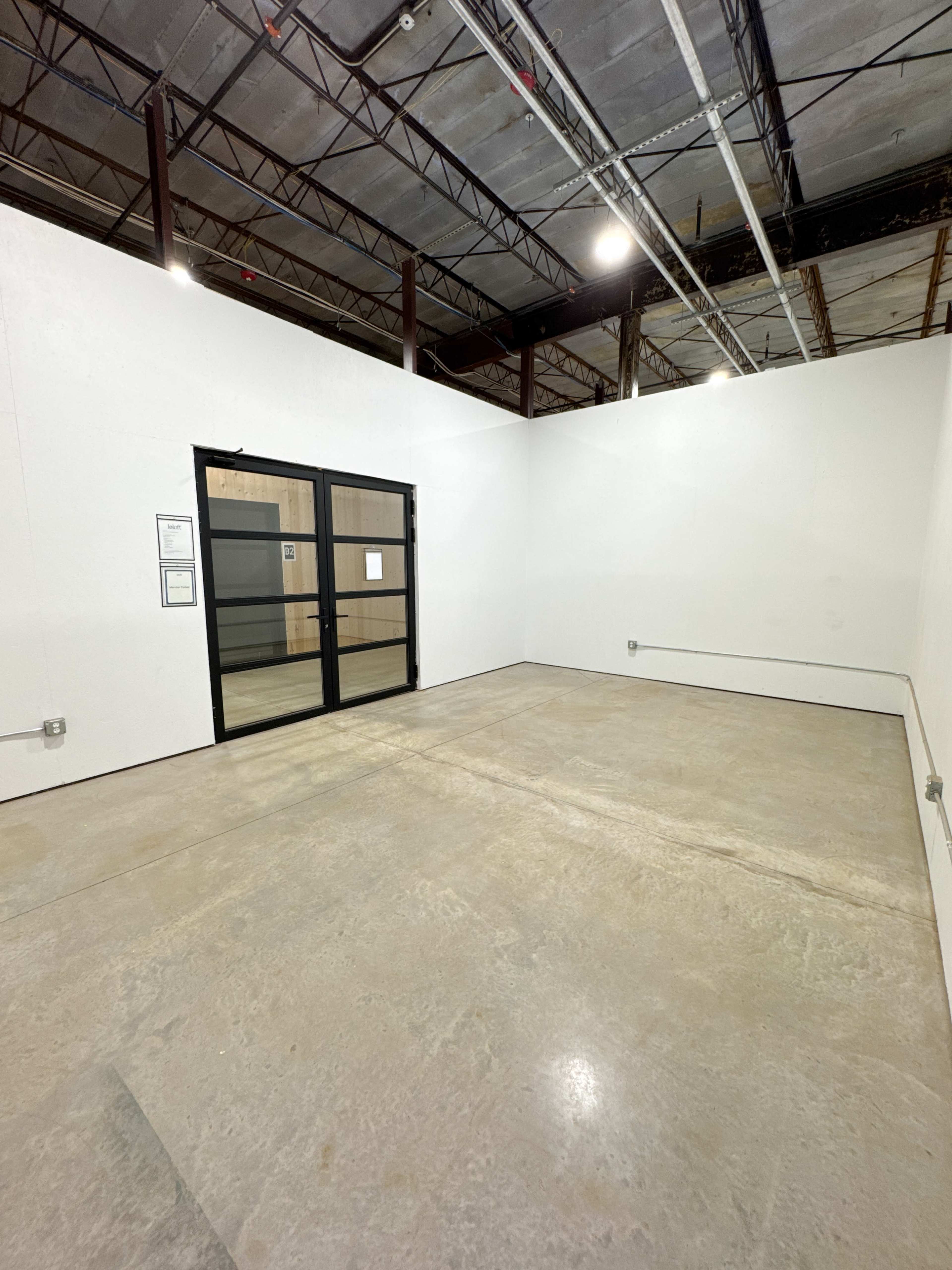 XL Warehouse Showroom for Product Launches, Pop-Ups & Creative Commercial Events Image in Rogers, Rogers, AR