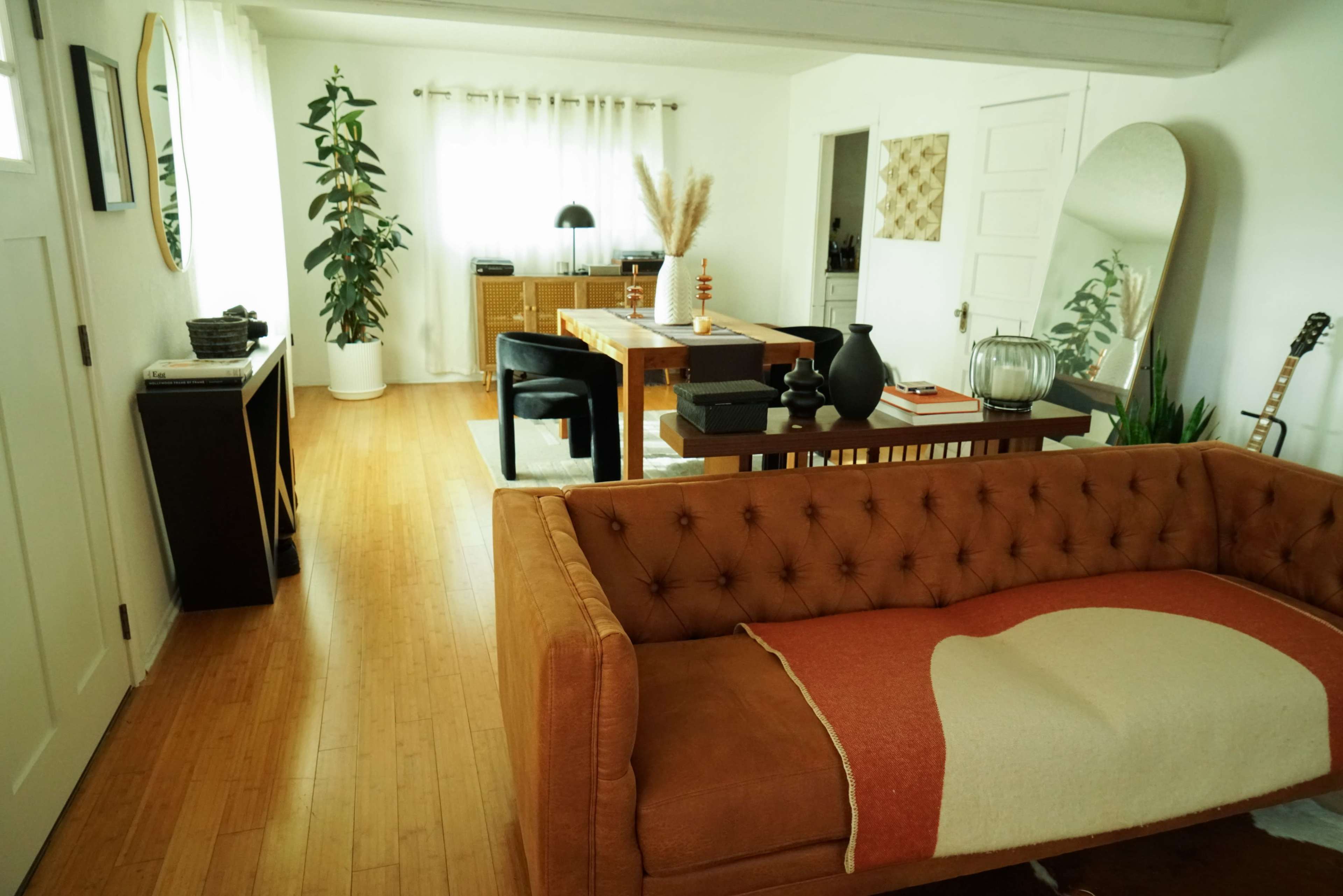 Photo/Video studio living room with Natural lighting Image in Alhambra, Alhambra, CA